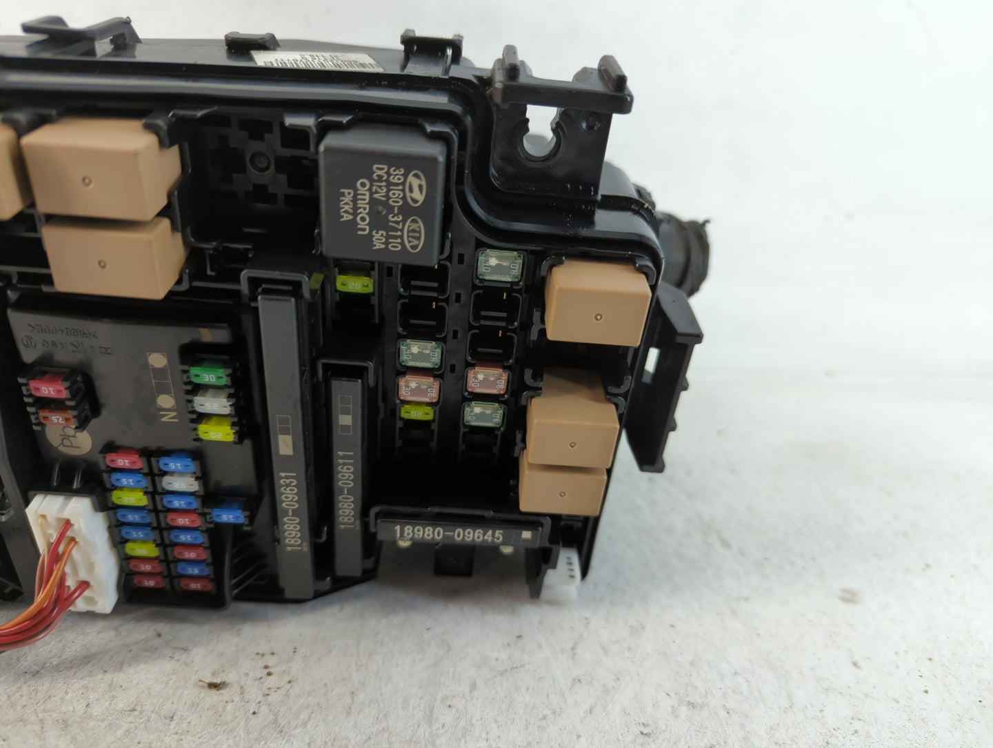 2021 Kia Forte Fusebox Fuse Box Panel Relay Module P/N:4221105014 91431-M7252-48 Fits OEM Used Auto Parts - Oemusedautoparts