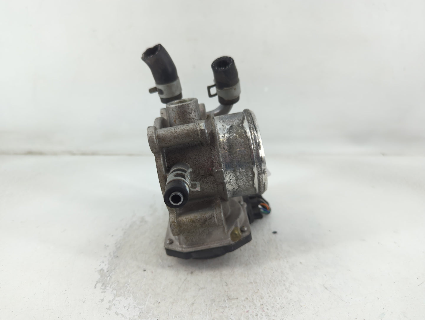 2017-2022 Kia Forte Throttle Body P/N:35100-2B340 Fits Fits 2015 2016 2017 2018 2019 2020 2021 2022 OEM Used Auto Parts - Oe