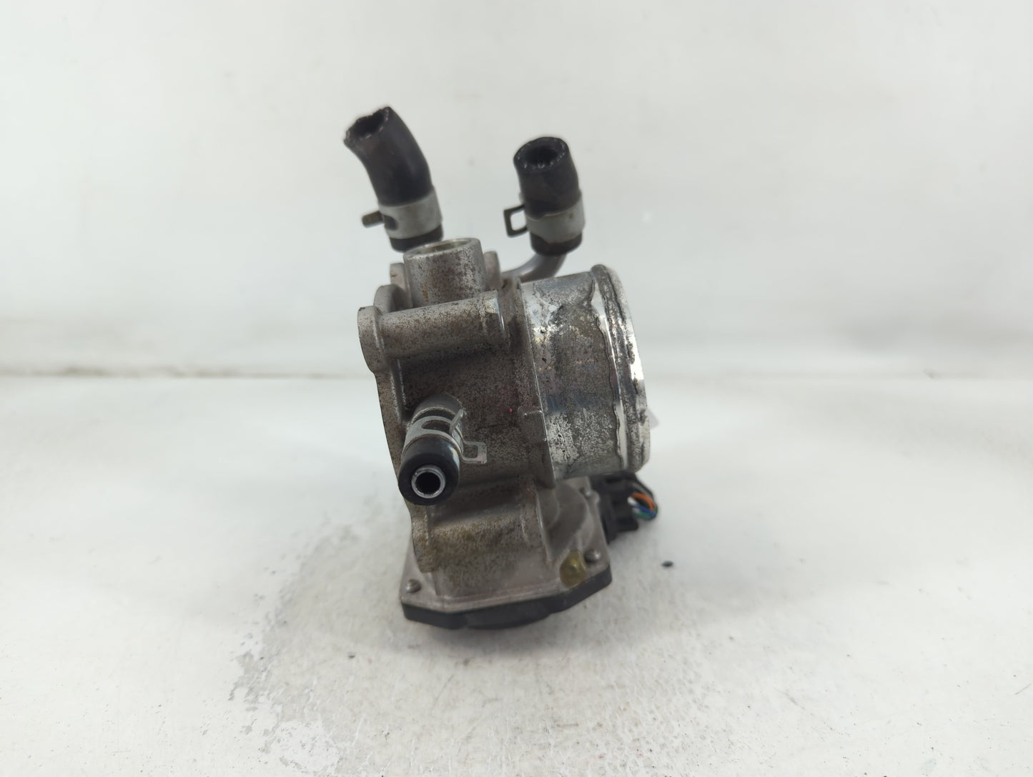 2017-2022 Kia Forte Throttle Body P/N:35100-2B340 Fits Fits 2015 2016 2017 2018 2019 2020 2021 2022 OEM Used Auto Parts - Oe