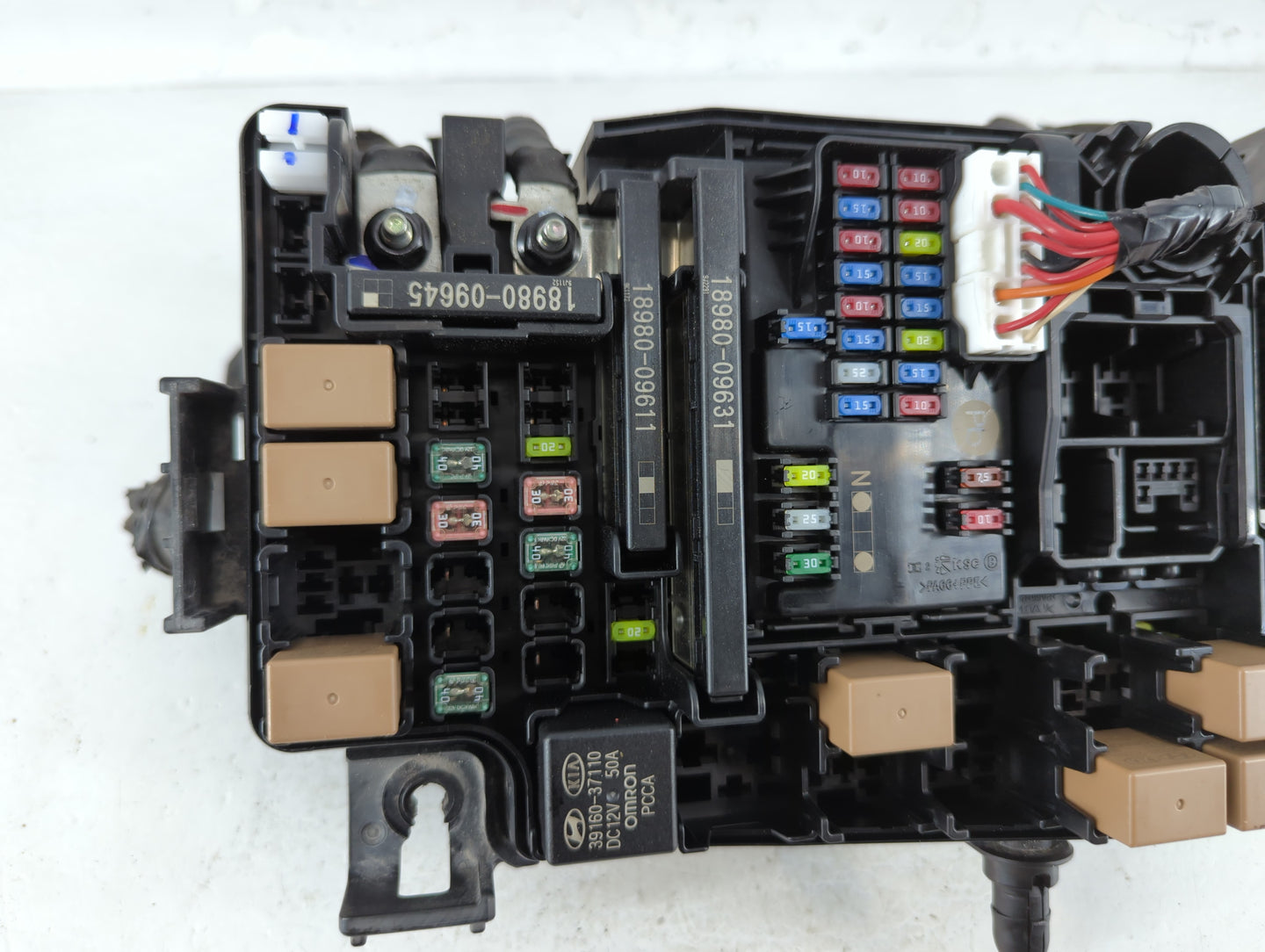 2021 Kia Forte Fusebox Fuse Box Panel Relay Module P/N:4220708013 91431 M7052 Fits OEM Used Auto Parts - Oemusedautoparts1.c