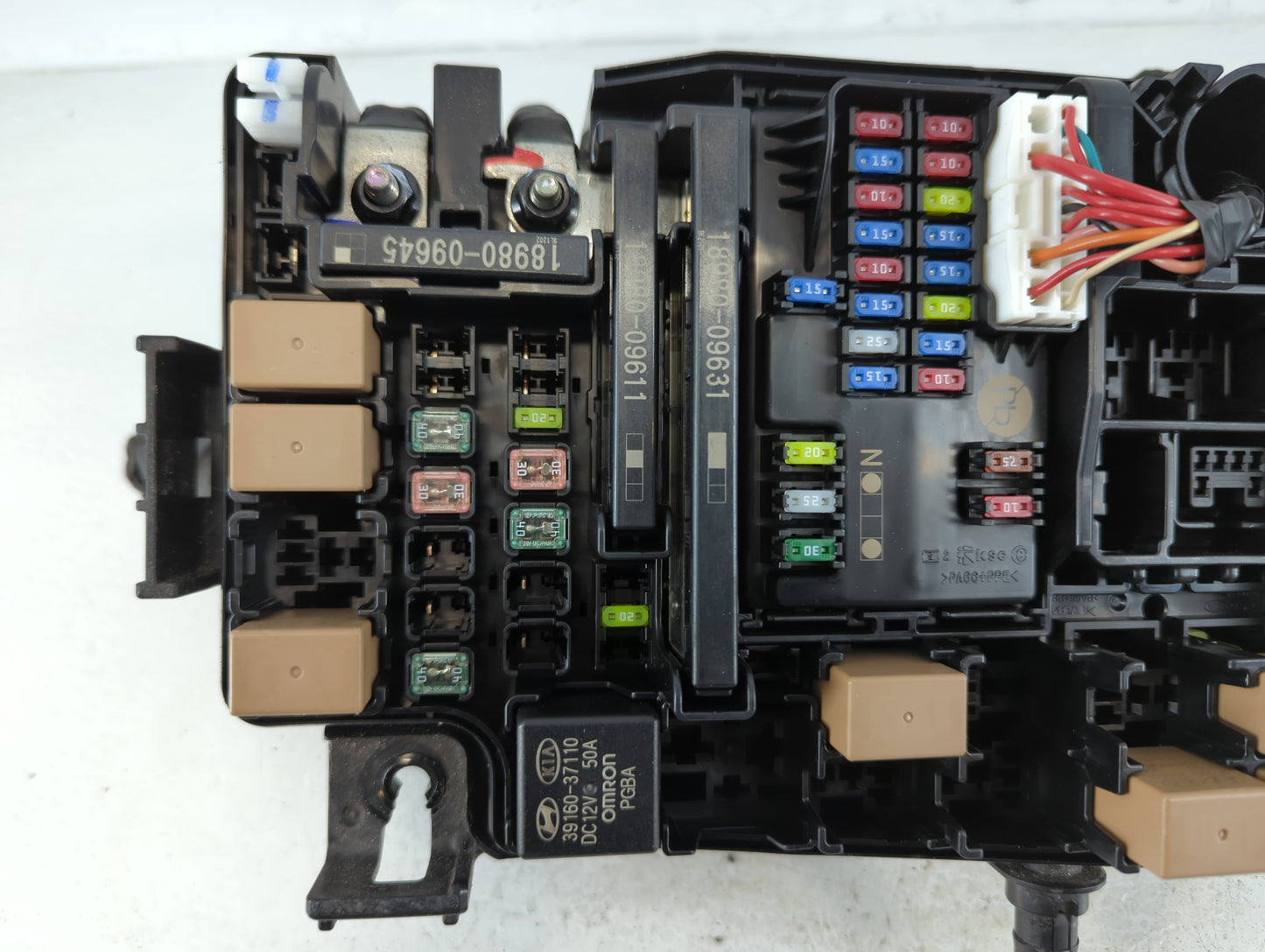 2021 Kia Forte Fusebox Fuse Box Panel Relay Module P/N:4220828012 P078LA52, 91431 M7052 Fits OEM Used Auto Parts - Oemusedau