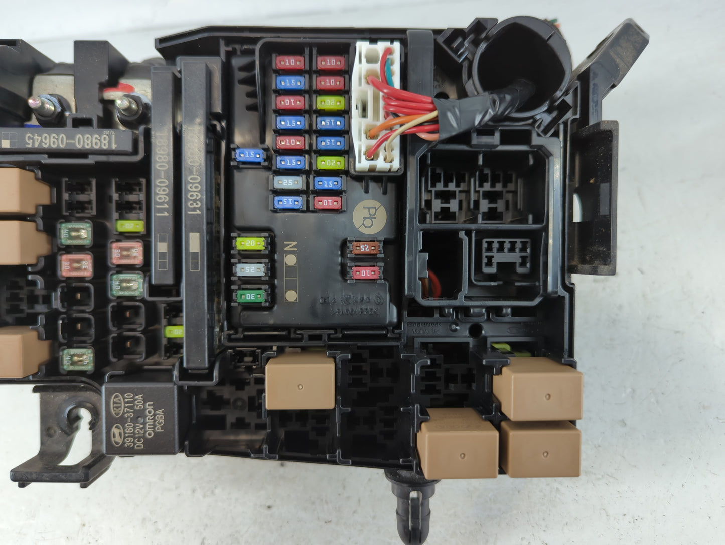 2021 Kia Forte Fusebox Fuse Box Panel Relay Module P/N:4220828012 P078LA52, 91431 M7052 Fits OEM Used Auto Parts - Oemusedau