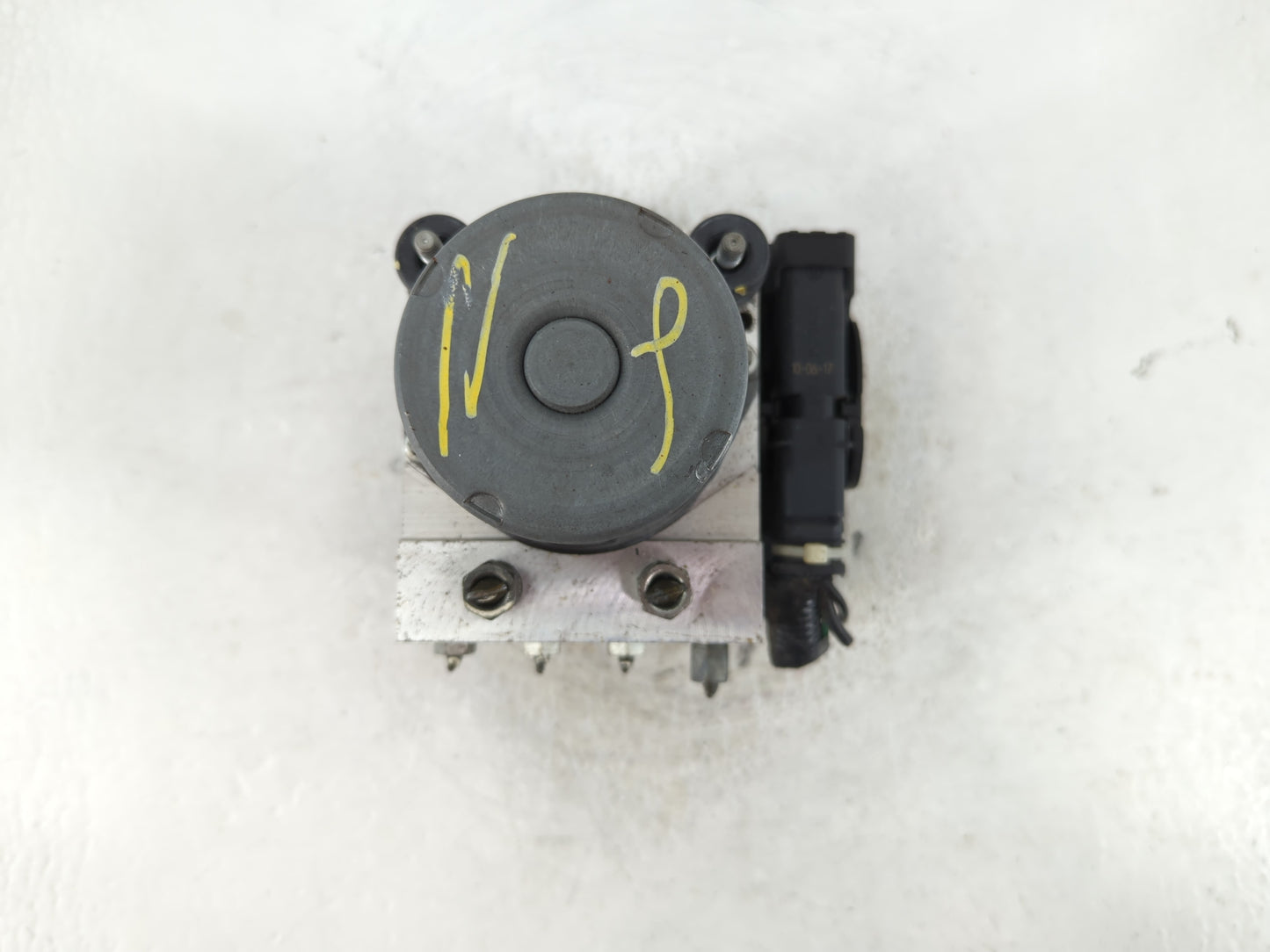 2019-2021 Kia Forte ABS Pump Control Module Replacement P/N:265 251 446 AA 58900-M7200 Fits Fits 2019 2020 2021 OEM Used Aut