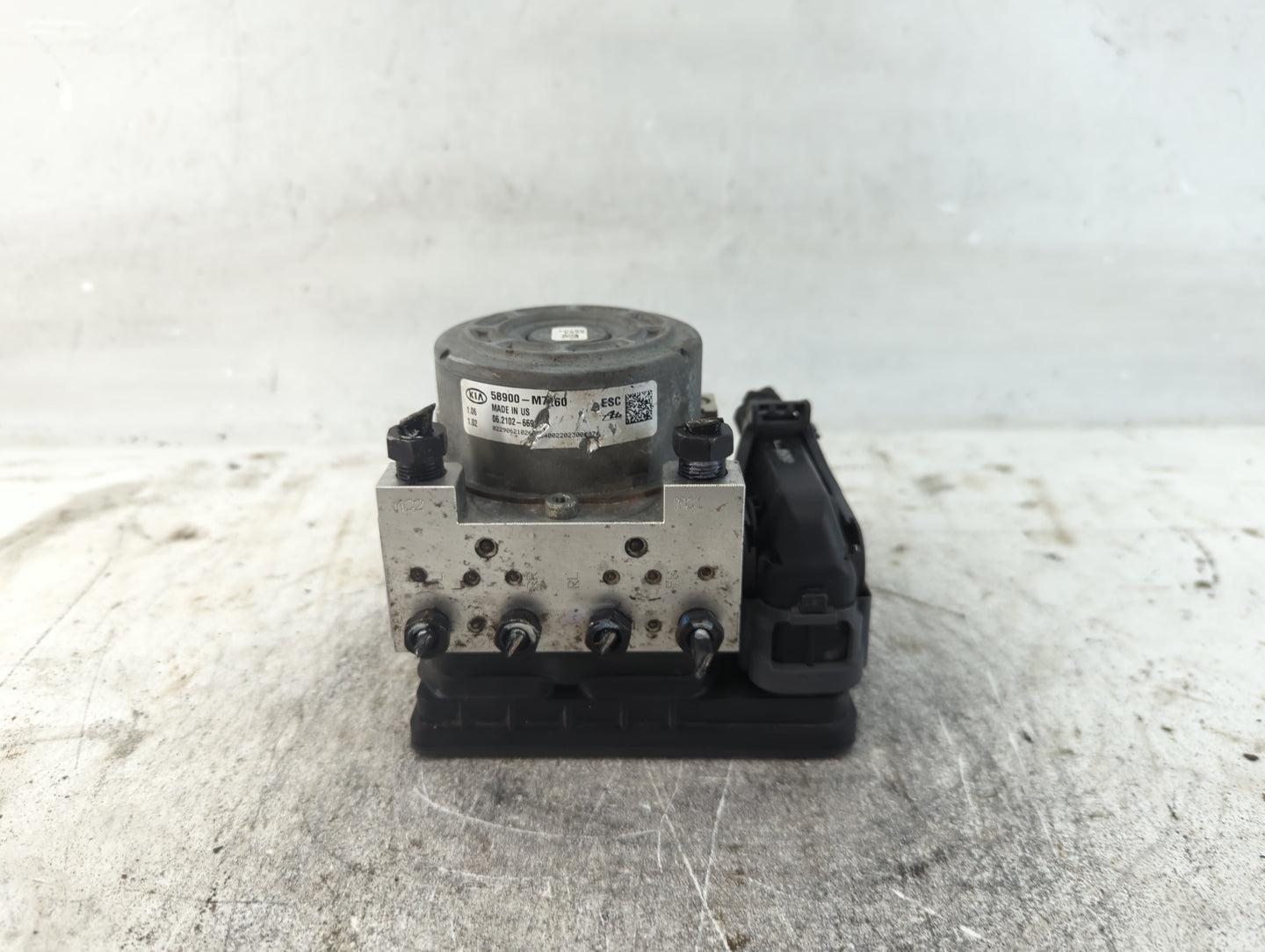 2019-2021 Kia Forte ABS Pump Control Module Replacement P/N:58900-M7260 Fits Fits 2019 2020 2021 OEM Used Auto Parts - Oemus