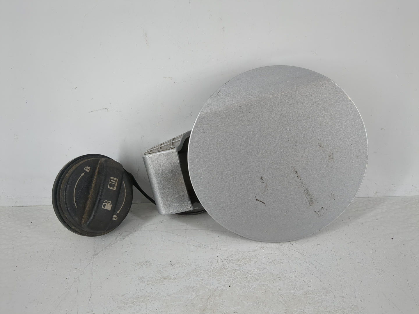 2021 Kia Forte Fuel Tank Door Lid Gas Tank - Oemusedautoparts1.com