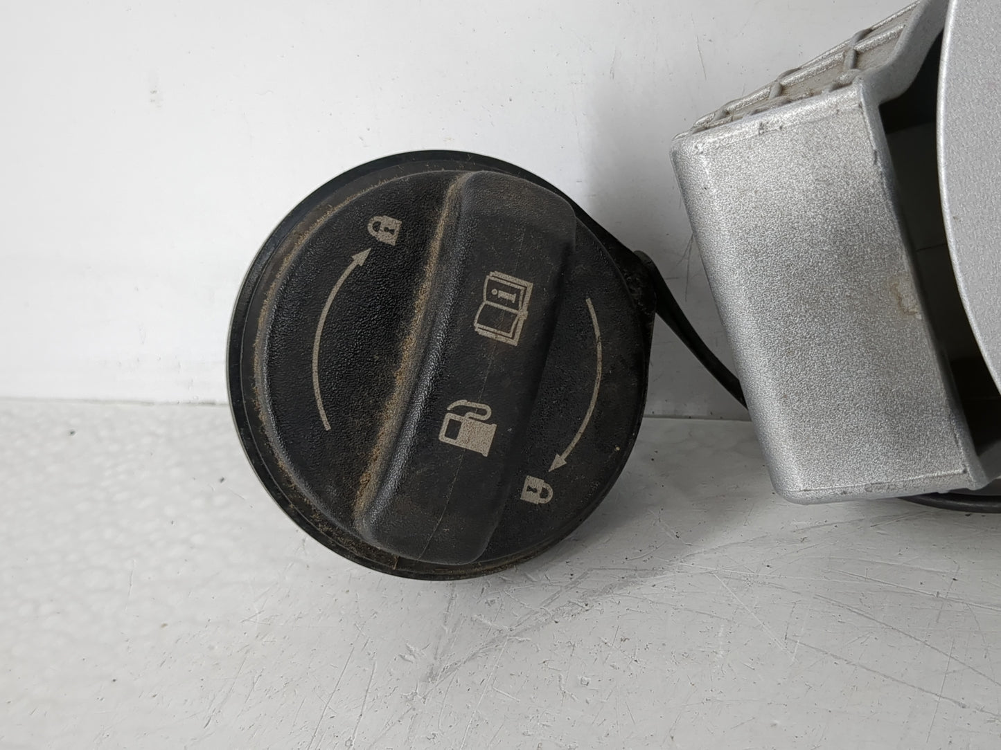 2021 Kia Forte Fuel Tank Door Lid Gas Tank - Oemusedautoparts1.com