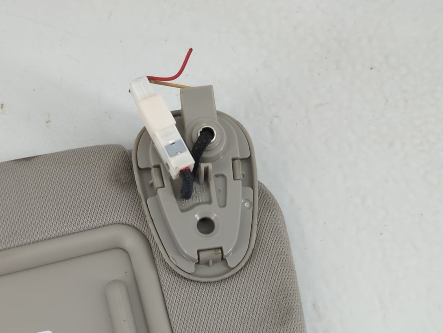 2021 Kia K5 Sun Visor Shade Replacement Passenger Right Mirror Fits OEM Used Auto Parts - Oemusedautoparts1.com