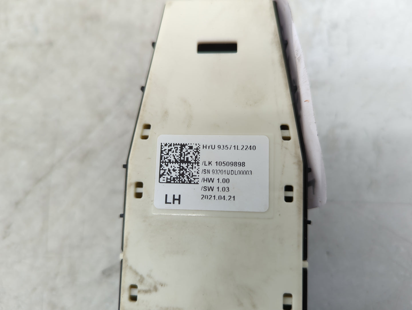 2021 Kia K5 Master Power Window Switch Replacement Driver Side Left P/N:93571L2240 Fits OEM Used Auto Parts - Oemusedautopar