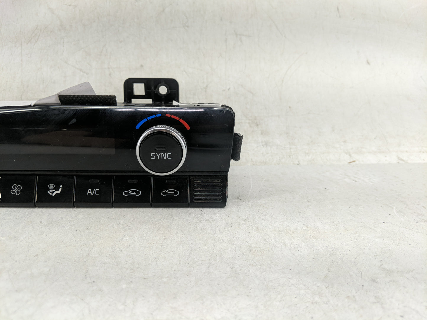 2021 Kia K5 Climate Control Module Temperature AC/Heater Replacement P/N:97250-L3200 Fits OEM Used Auto Parts - Oemusedautop
