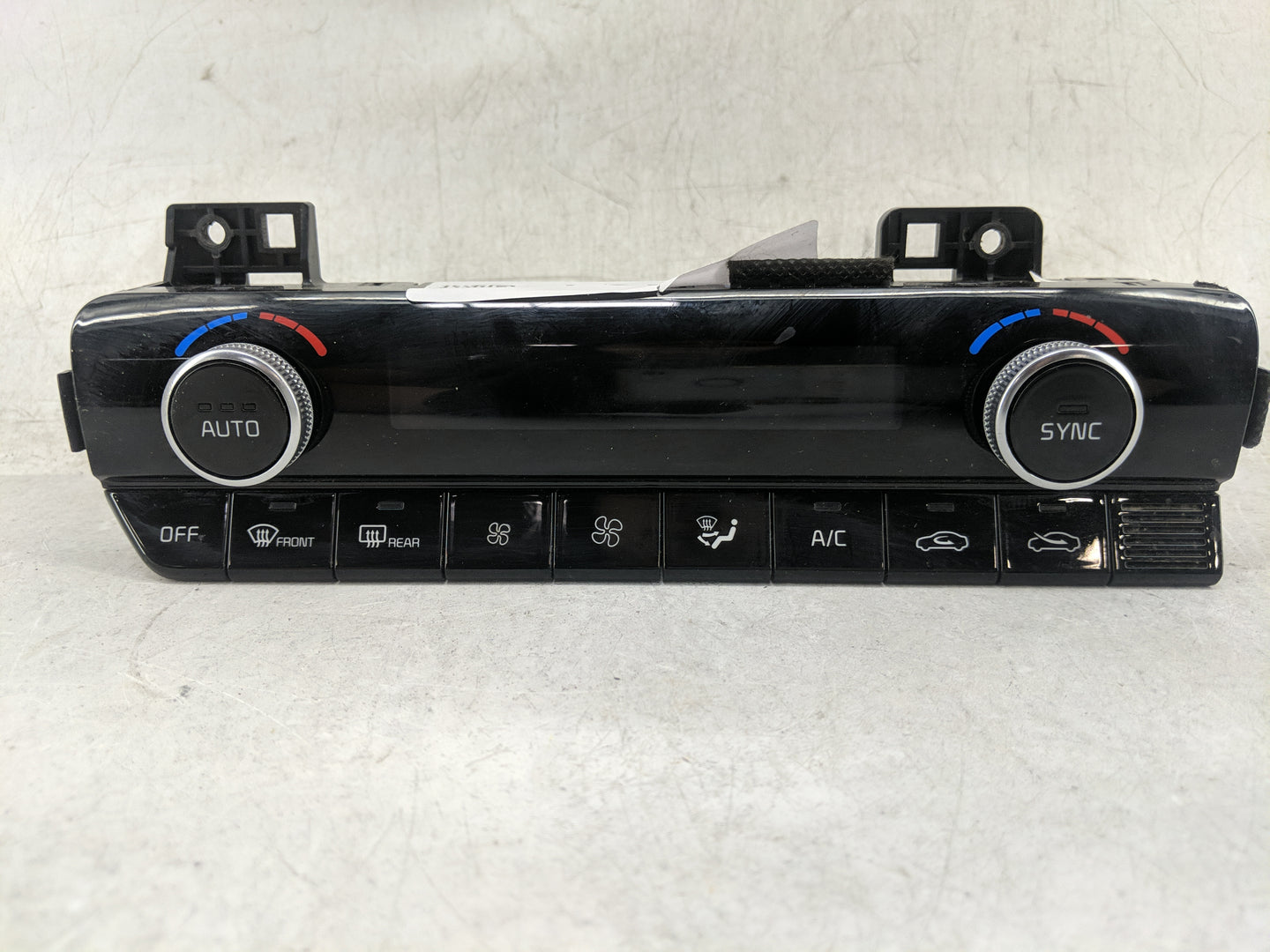 2021 Kia K5 Climate Control Module Temperature AC/Heater Replacement P/N:97250-L3200 Fits OEM Used Auto Parts - Oemusedautop