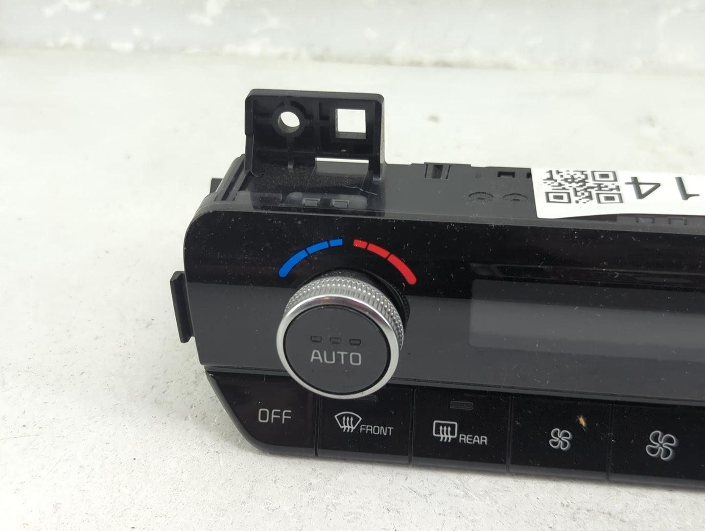 2021 Kia K5 Climate Control Module Temperature AC/Heater Replacement P/N:97250-L3200 Fits OEM Used Auto Parts - Oemusedautop