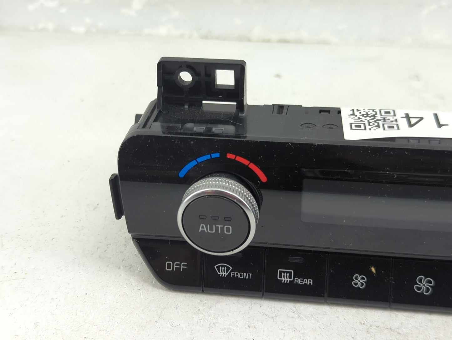 2021 Kia K5 Climate Control Module Temperature AC/Heater Replacement P/N:97250-L3200 Fits OEM Used Auto Parts - Oemusedautop