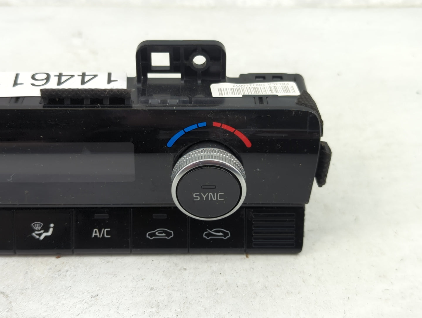 2021 Kia K5 Climate Control Module Temperature AC/Heater Replacement P/N:97250-L3200 Fits OEM Used Auto Parts - Oemusedautop