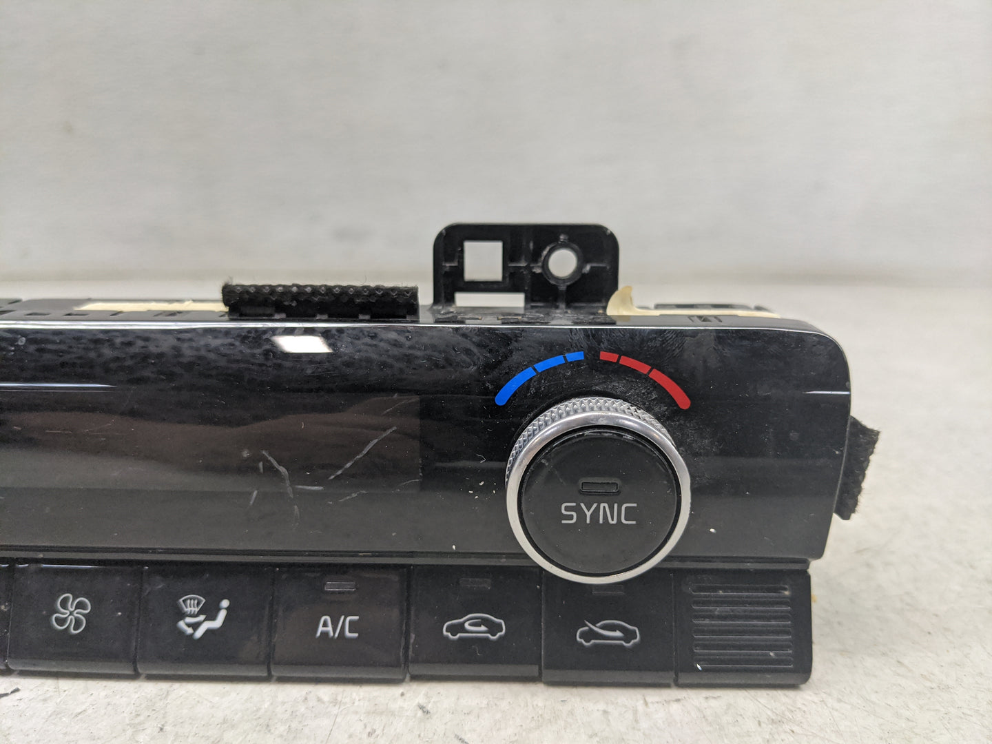 2021 Kia K5 Climate Control Module Temperature AC/Heater Replacement P/N:97250-L3200 Fits OEM Used Auto Parts - Oemusedautop