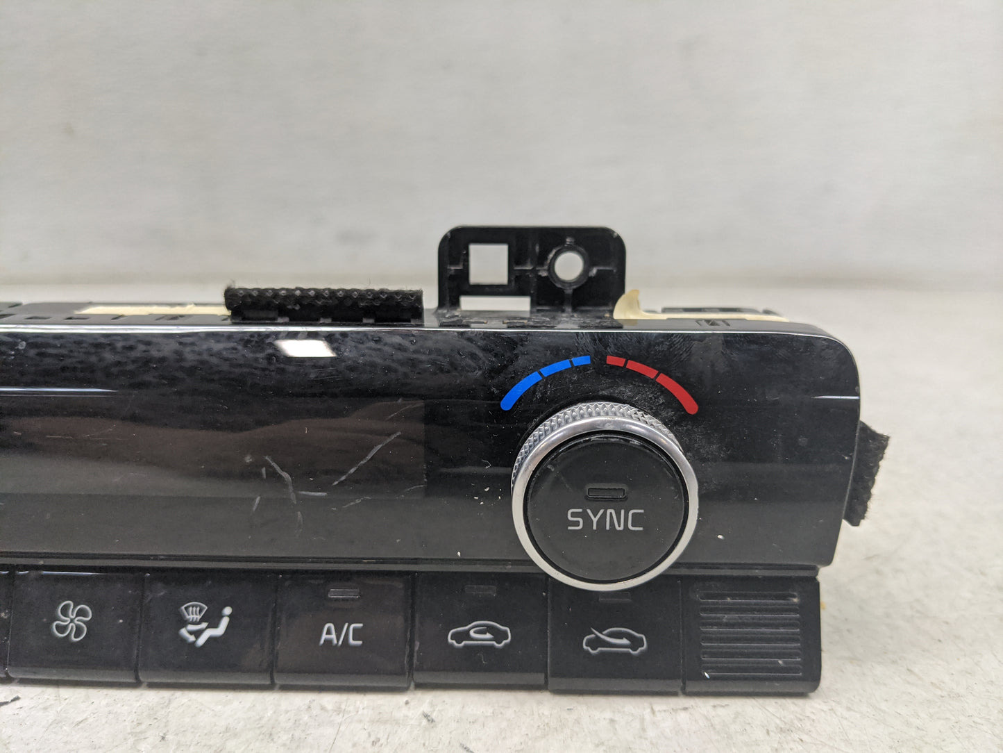 2021 Kia K5 Climate Control Module Temperature AC/Heater Replacement P/N:97250-L3200 Fits OEM Used Auto Parts - Oemusedautop