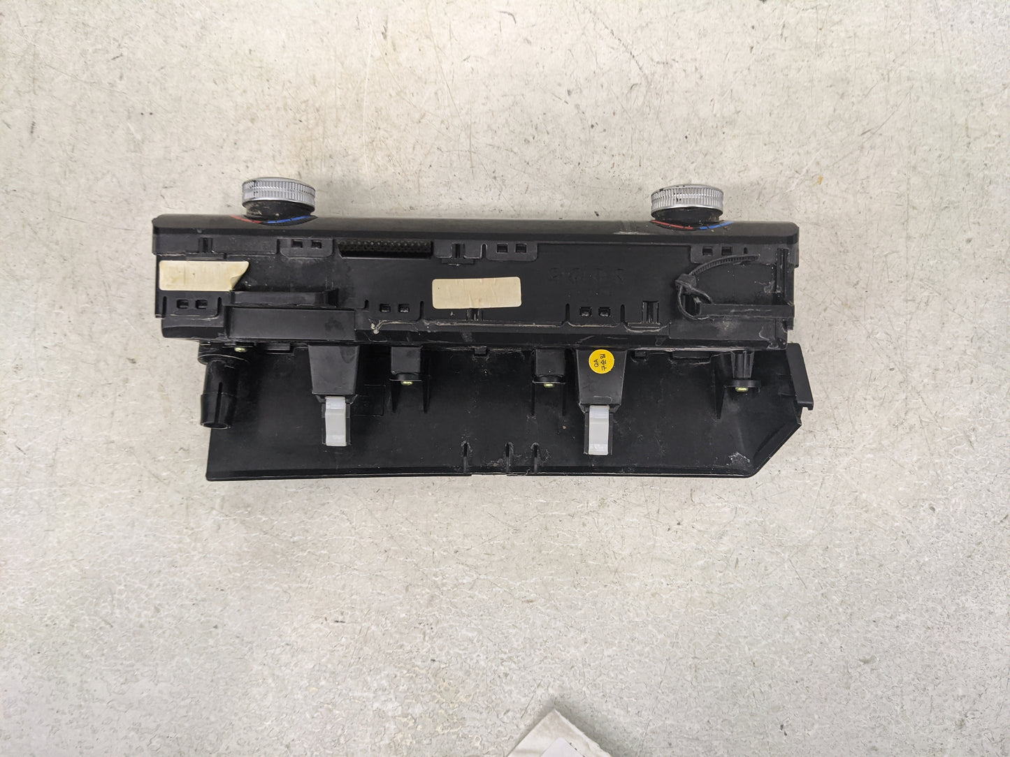 2021 Kia K5 Climate Control Module Temperature AC/Heater Replacement P/N:97250-L3200 Fits OEM Used Auto Parts - Oemusedautop