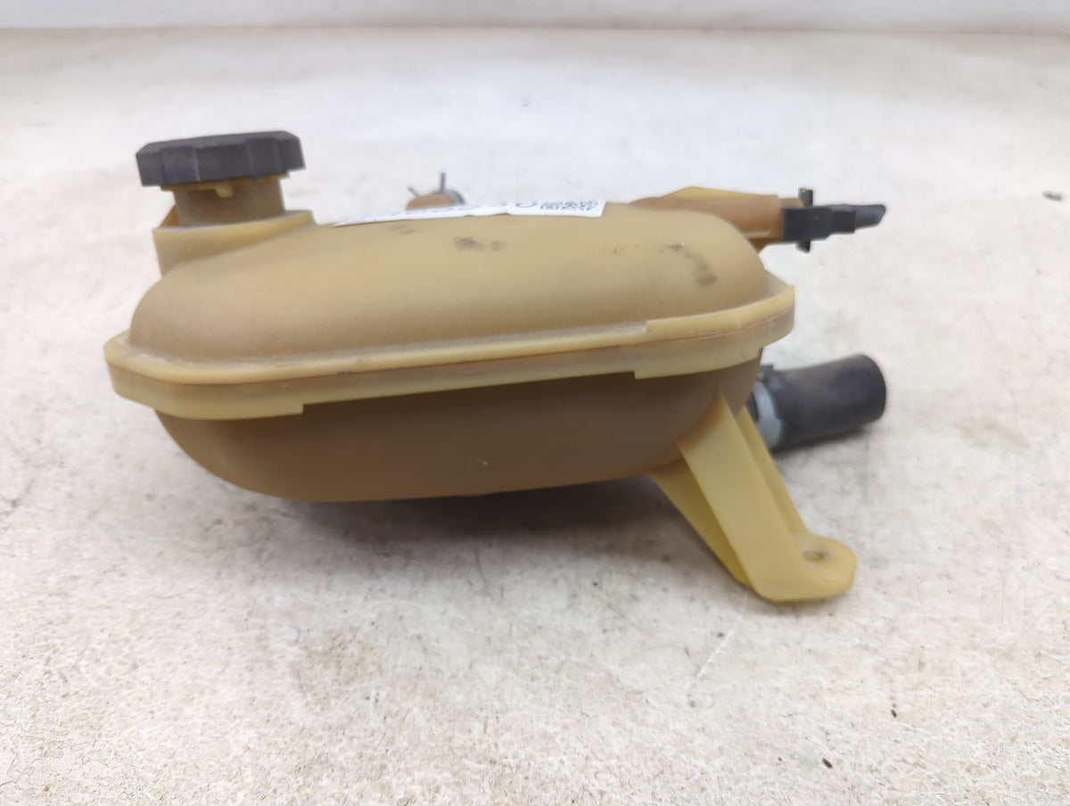 2021-2021 Kia K5 Radiator Coolant Overflow Expansion Tank Bottle 1465540 - Oemusedautoparts1.com