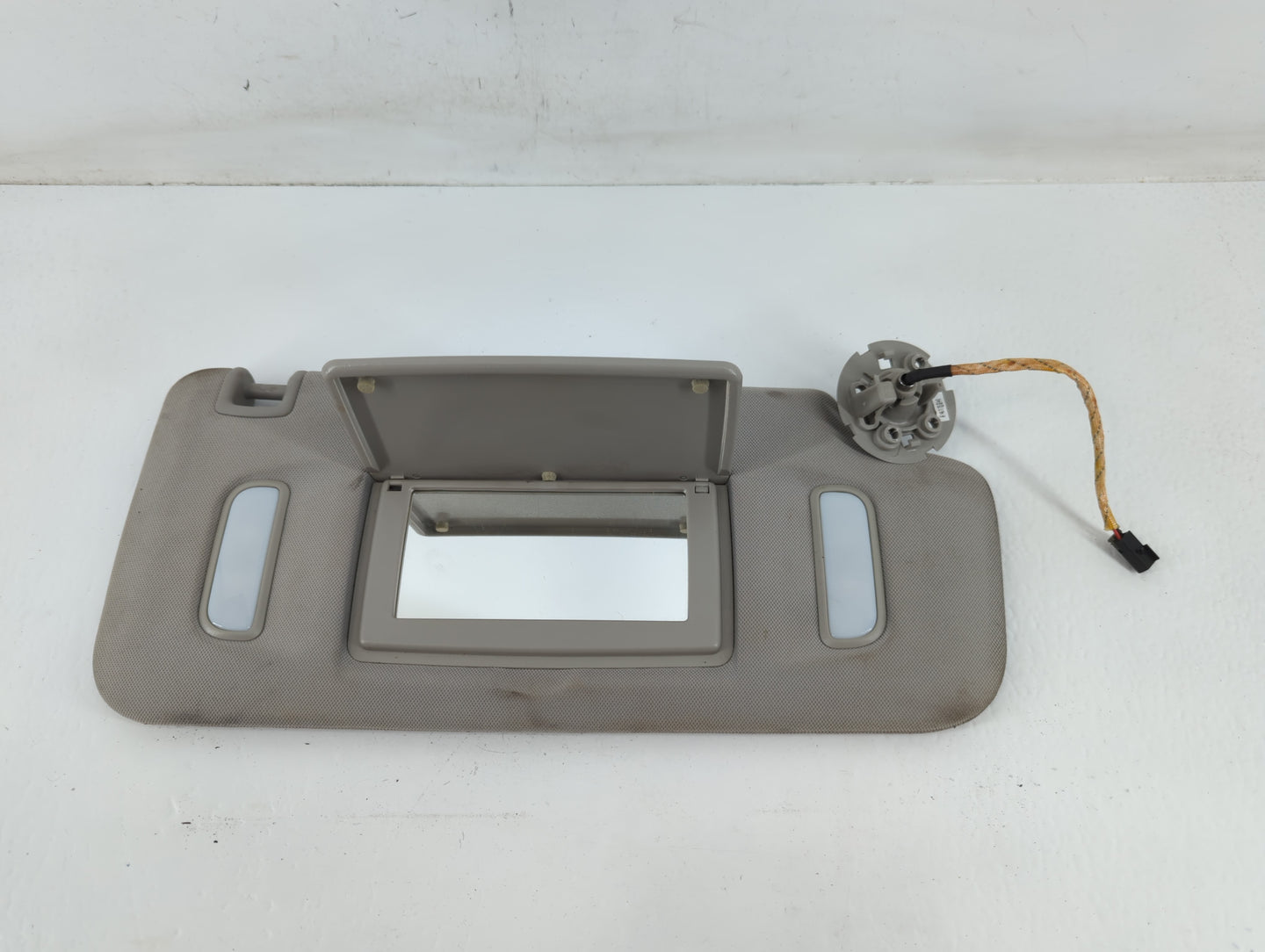 2021 Kia K5 Sun Visor Shade Replacement Driver Left Mirror Fits OEM Used Auto Parts - Oemusedautoparts1.com