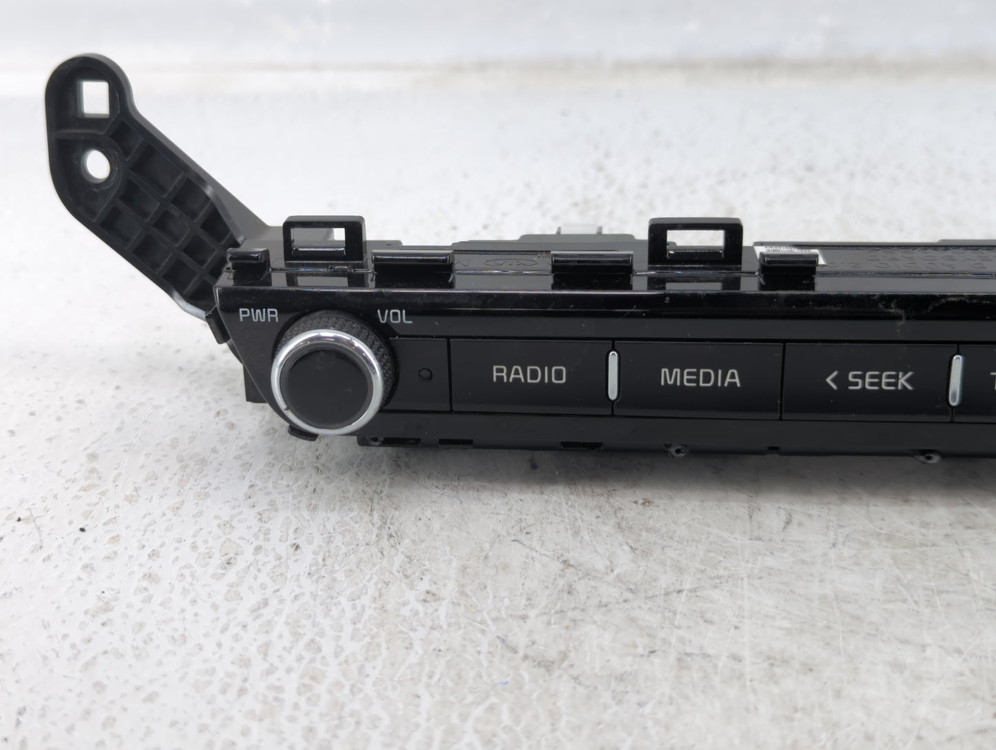 2021 Kia Niro Am Fm Cd Player Radio Receiver - Oemusedautoparts1.com