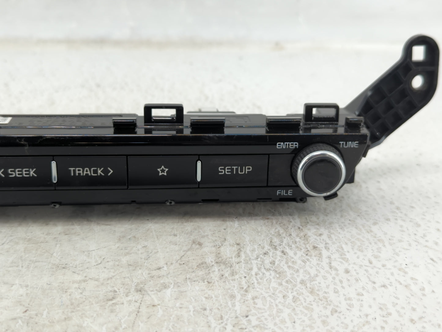 2021 Kia Niro Am Fm Cd Player Radio Receiver - Oemusedautoparts1.com