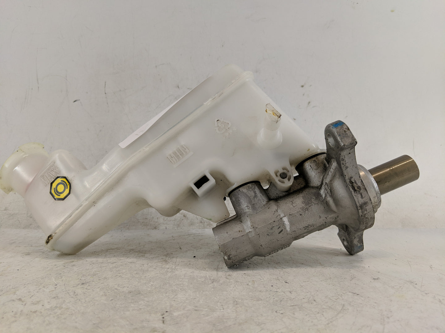 2020-2020 Kia Rio Brake Master Cylinder - Oemusedautoparts1.com