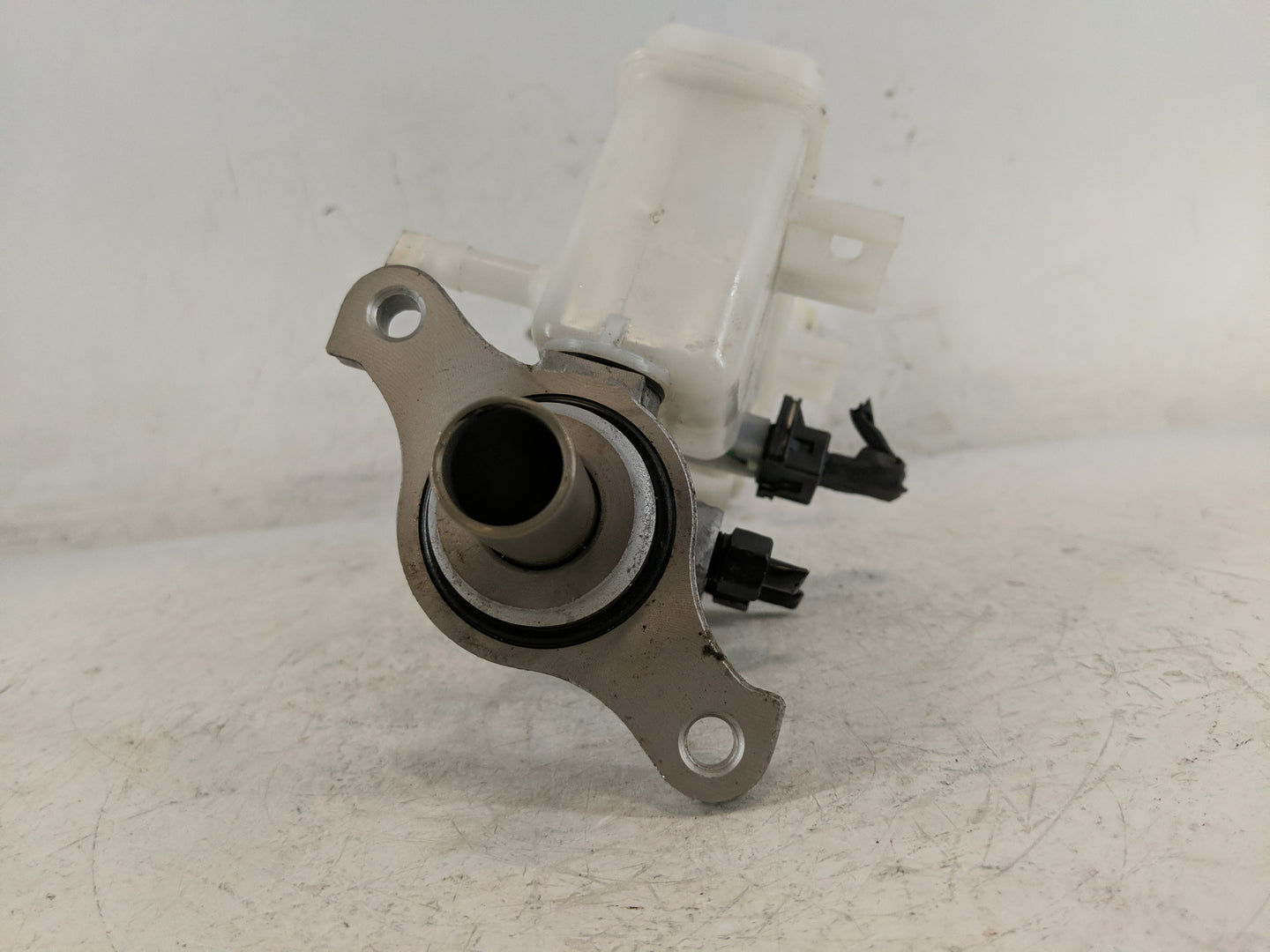 2020-2020 Kia Rio Brake Master Cylinder - Oemusedautoparts1.com