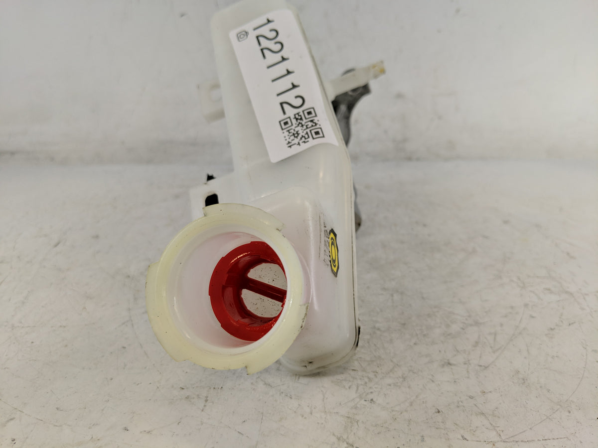 2020-2020 Kia Rio Brake Master Cylinder 1221112 - Oemusedautoparts1.com