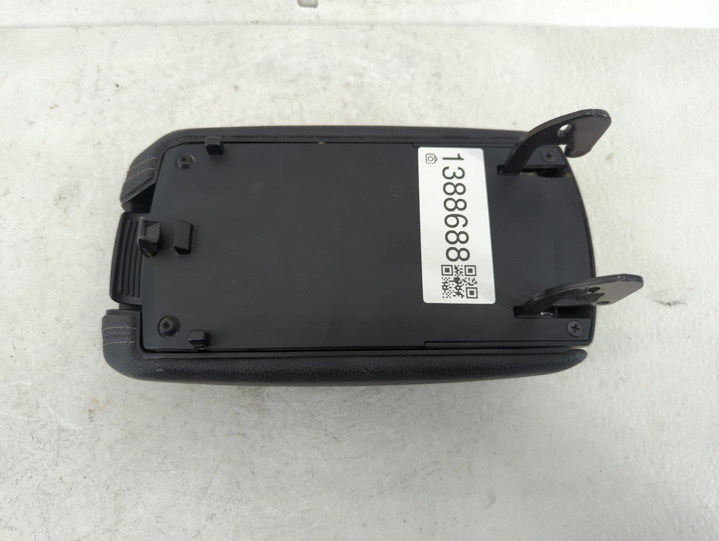 2021 Kia Rio Center Console Armrest Cover Lid Fits OEM Used Auto Parts - Oemusedautoparts1.com