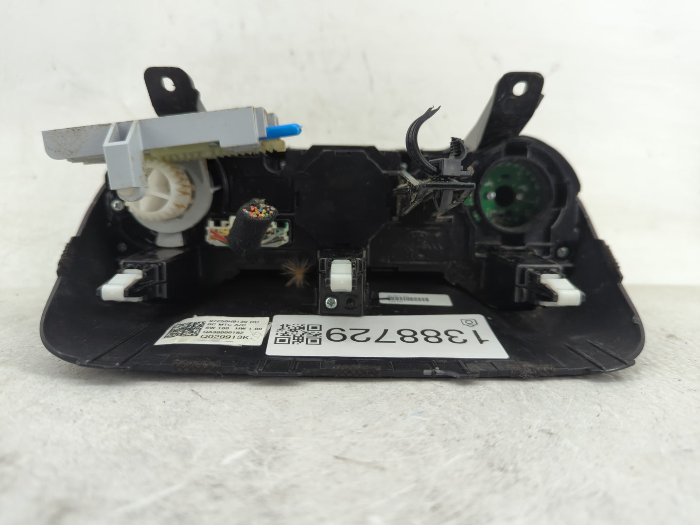 2021 Kia Rio Climate Control Module Temperature AC/Heater Replacement P/N:97250H9130 Fits OEM Used Auto Parts - Oemusedautop