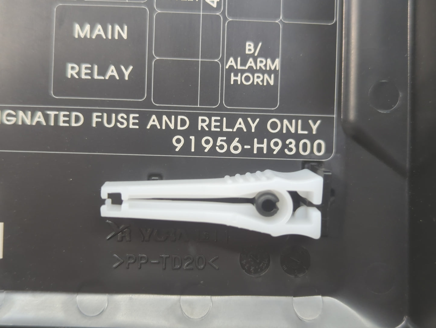 2020 Kia Rio Fusebox Fuse Box Panel Relay Module P/N:91956-H9300 Fits OEM Used Auto Parts - Oemusedautoparts1.com