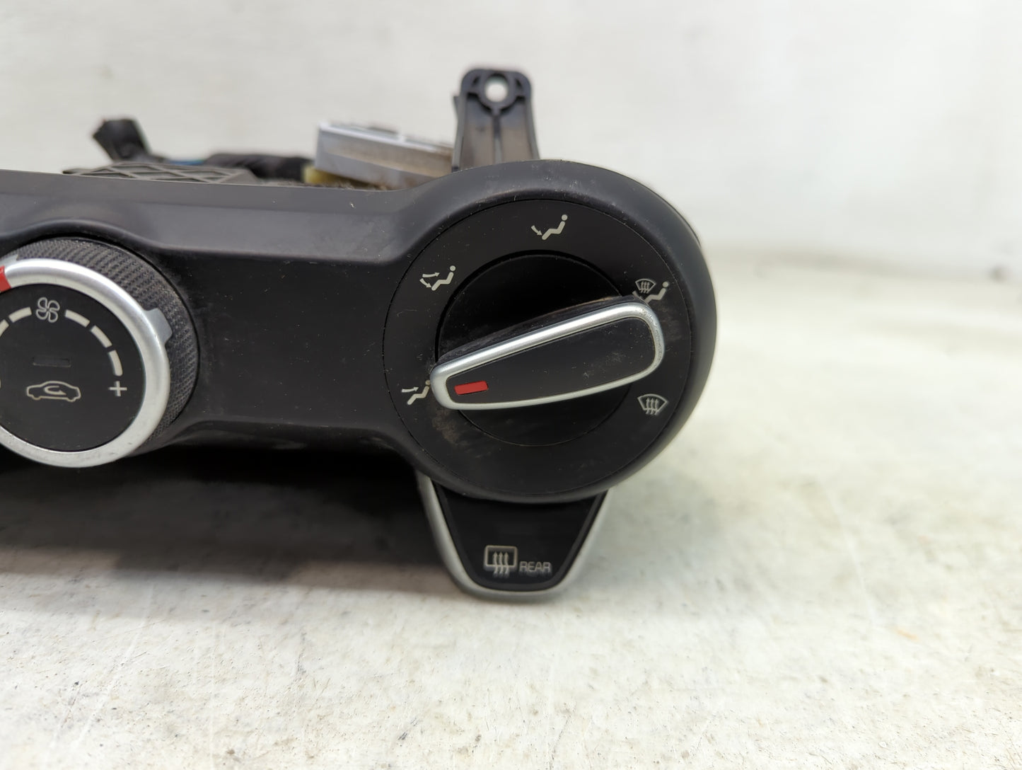 2021 Kia Rio Climate Control Module Temperature AC/Heater Replacement P/N:97250H9130 Fits OEM Used Auto Parts - Oemusedautop