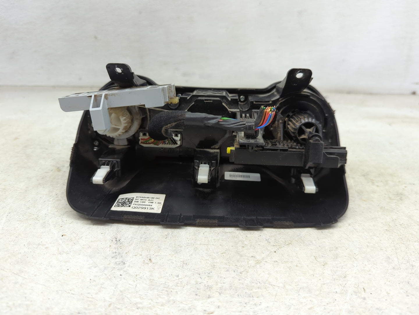 2021 Kia Rio Climate Control Module Temperature AC/Heater Replacement P/N:97250H9130 Fits OEM Used Auto Parts - Oemusedautop