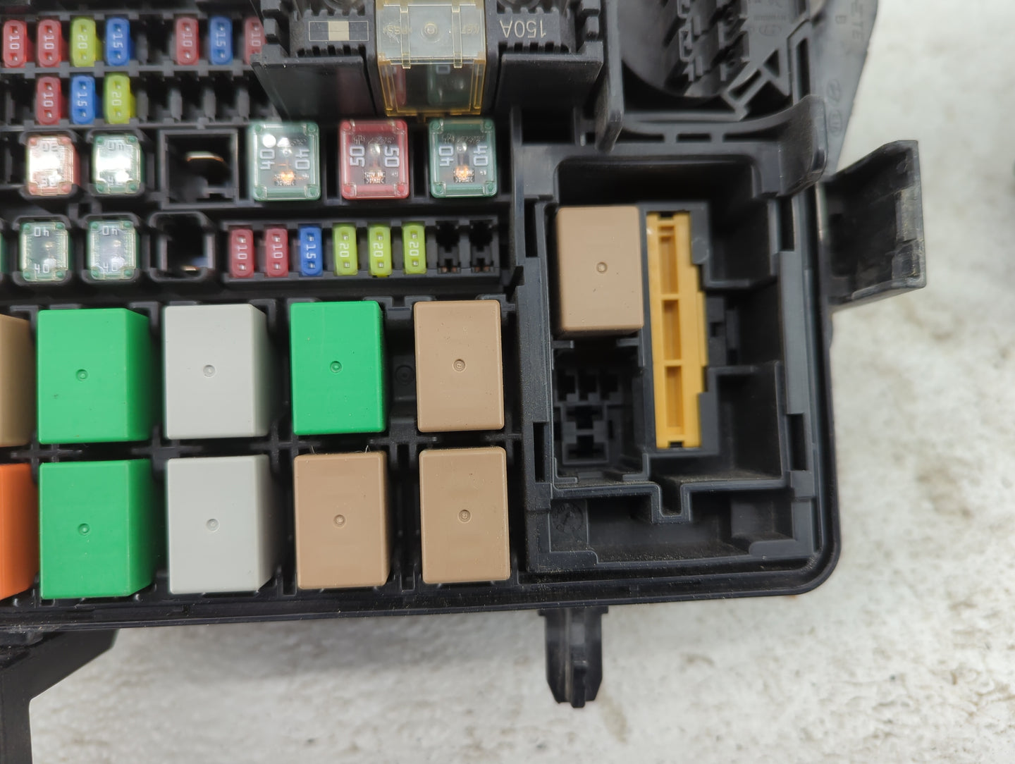 2020 Kia Rio Fusebox Fuse Box Panel Relay Module P/N:91720-H9160-01 M2513KBI00115 Fits OEM Used Auto Parts - Oemusedautopart