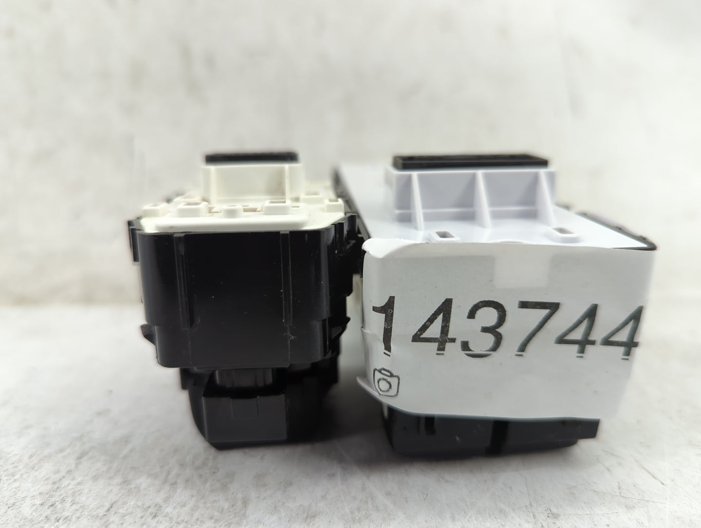2018-2020 Kia Rio Master Power Window Switch Replacement Driver Side Left P/N:93570-H9150 Fits Fits 2018 2019 2020 OEM Used 