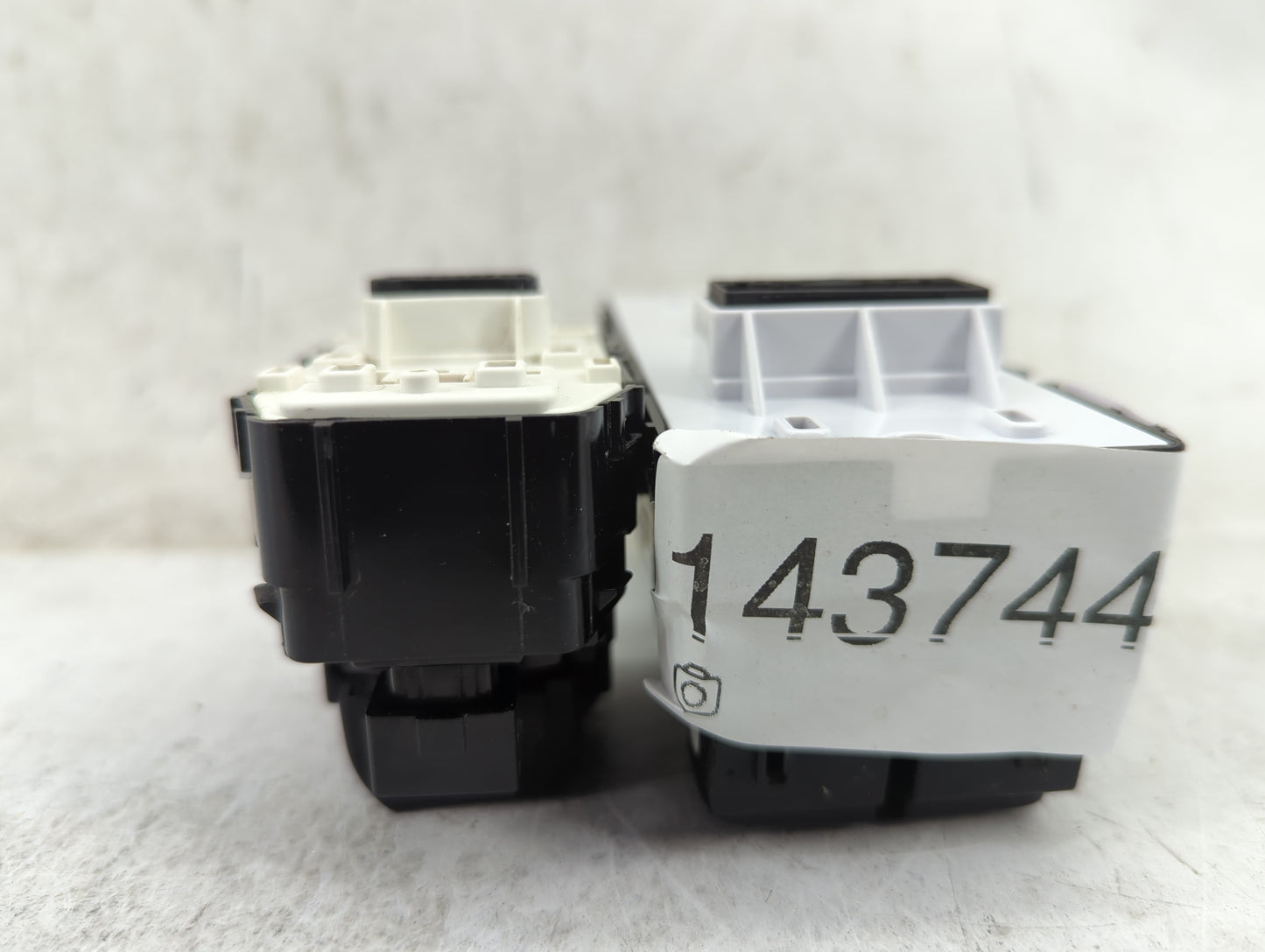 2018-2020 Kia Rio Master Power Window Switch Replacement Driver Side Left P/N:93570-H9150 Fits Fits 2018 2019 2020 OEM Used 