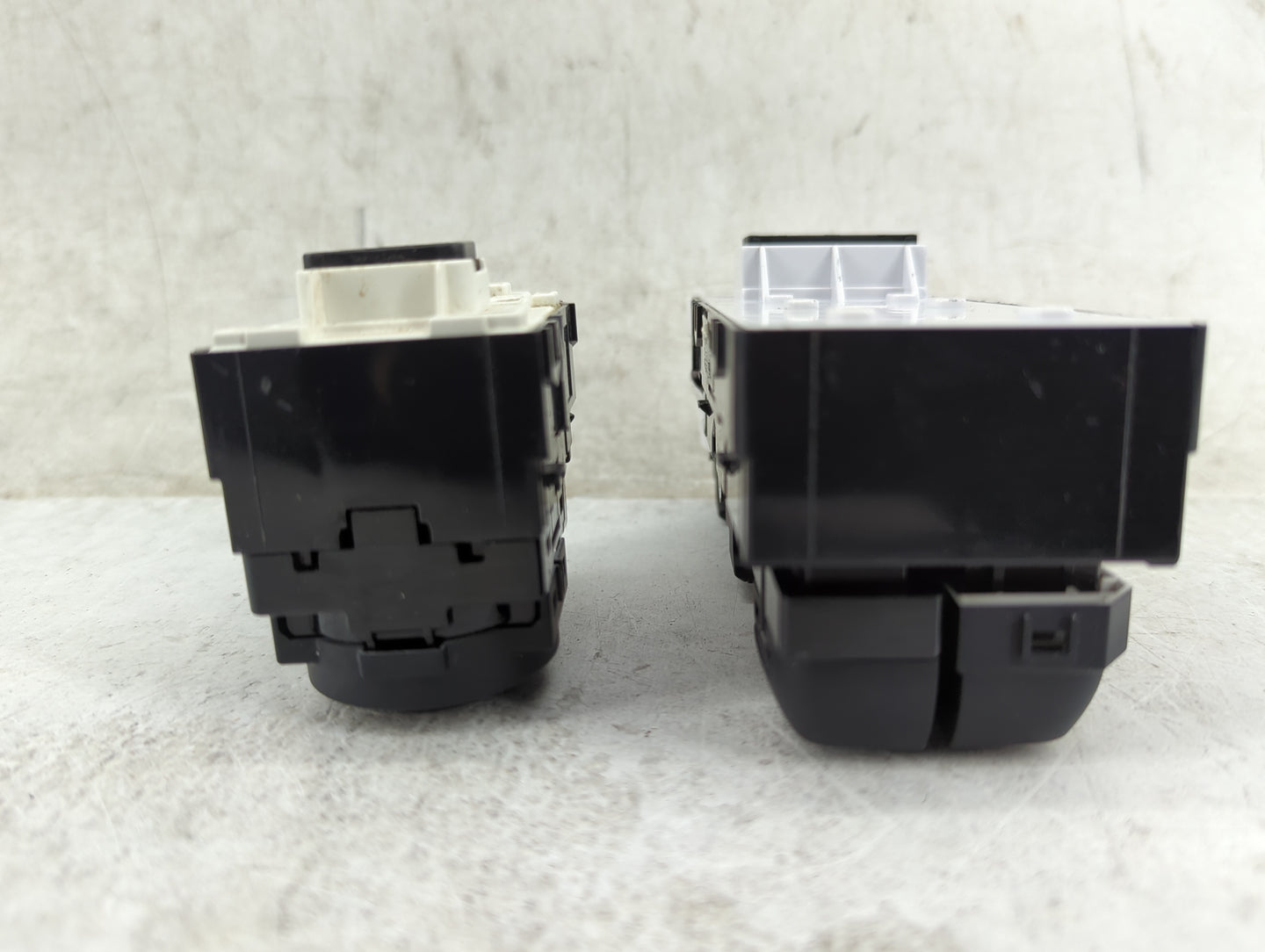 2018-2020 Kia Rio Master Power Window Switch Replacement Driver Side Left P/N:93570-H9150 Fits Fits 2018 2019 2020 OEM Used 