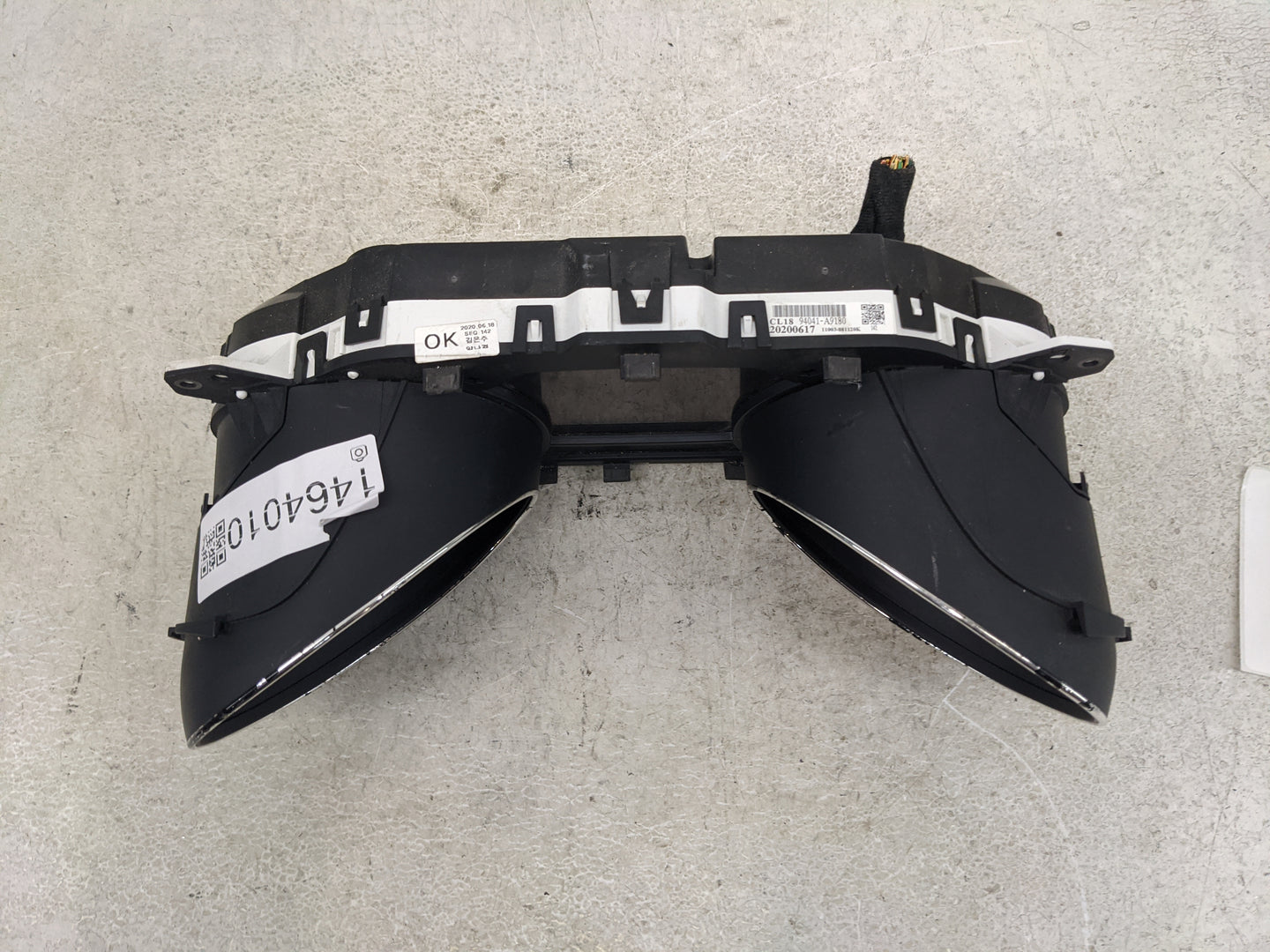 2019-2020 Kia Sedona Instrument Cluster Speedometer Gauges P/N:94041-A9180 94041A9180 Miles:101K Fits Fits 2019 2020 OEM Use