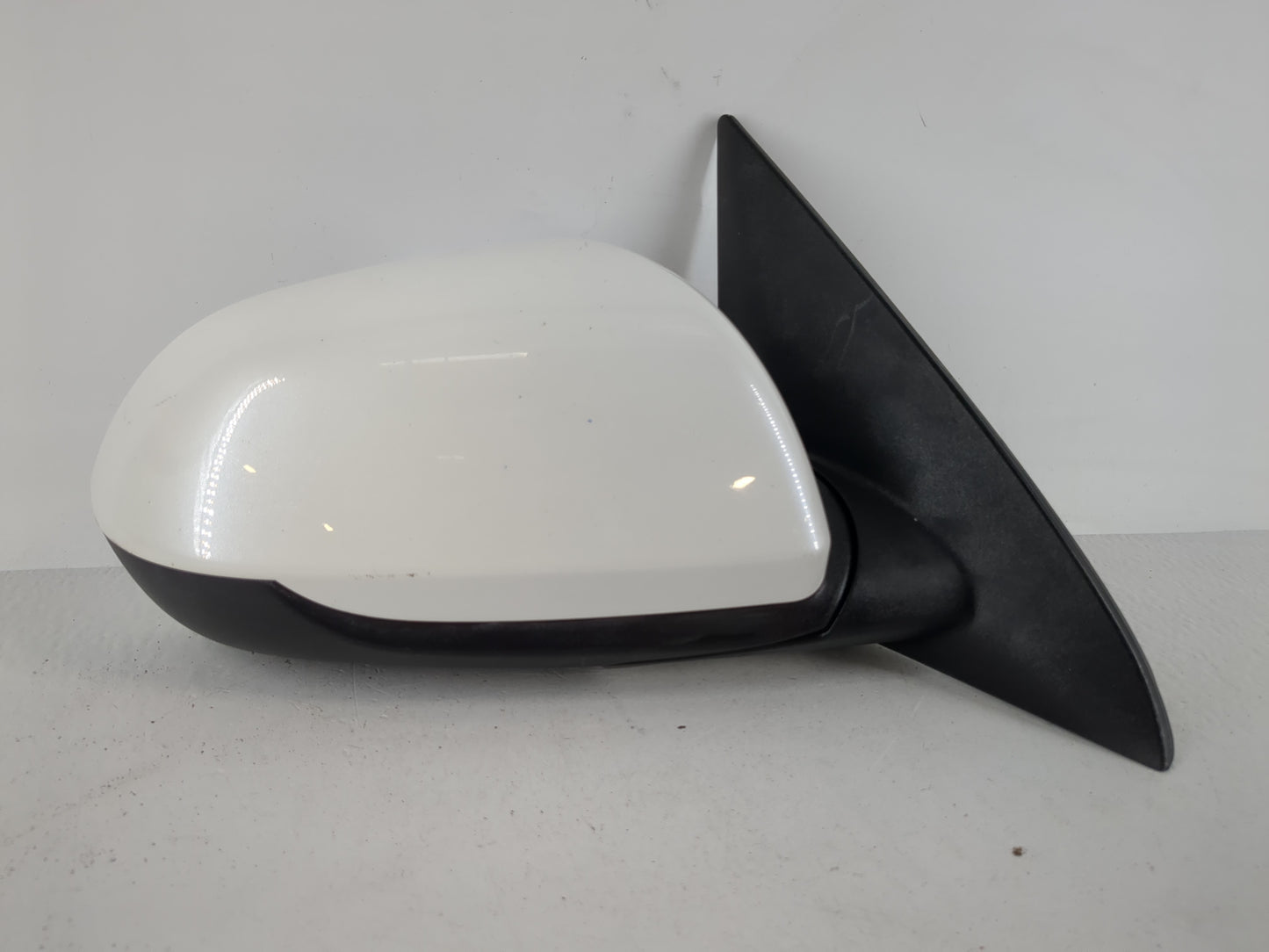 2021-2022 Kia Seltos Passenger Side View Mirror - Right Door Mirror OEM Used - Oemusedautoparts1.com