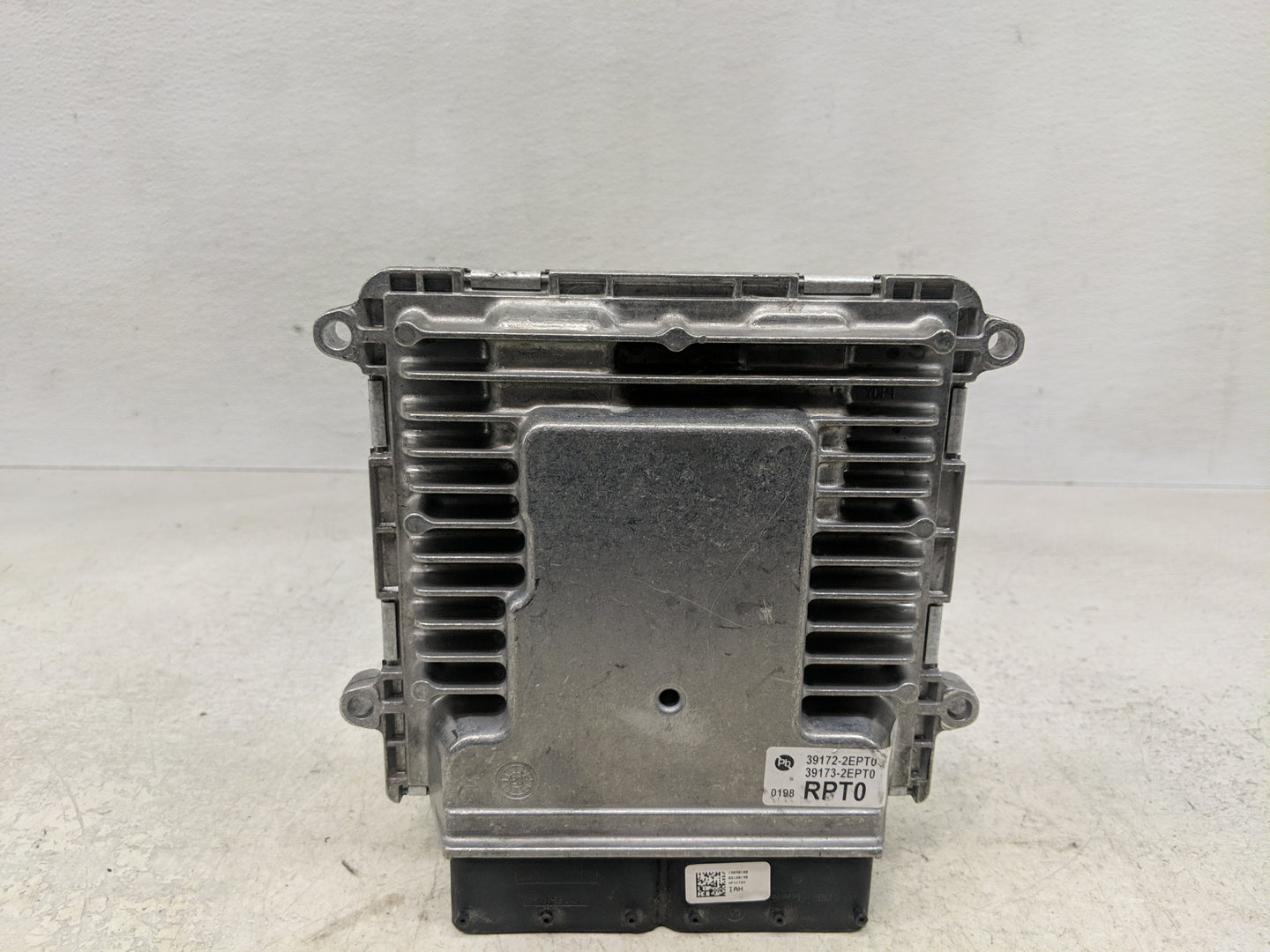 2021 Kia Seltos PCM Engine Control Computer ECU ECM PCU OEM P/N:39173-2EPT0 39172-2EPT0 Fits OEM Used Auto Parts - Oemusedau