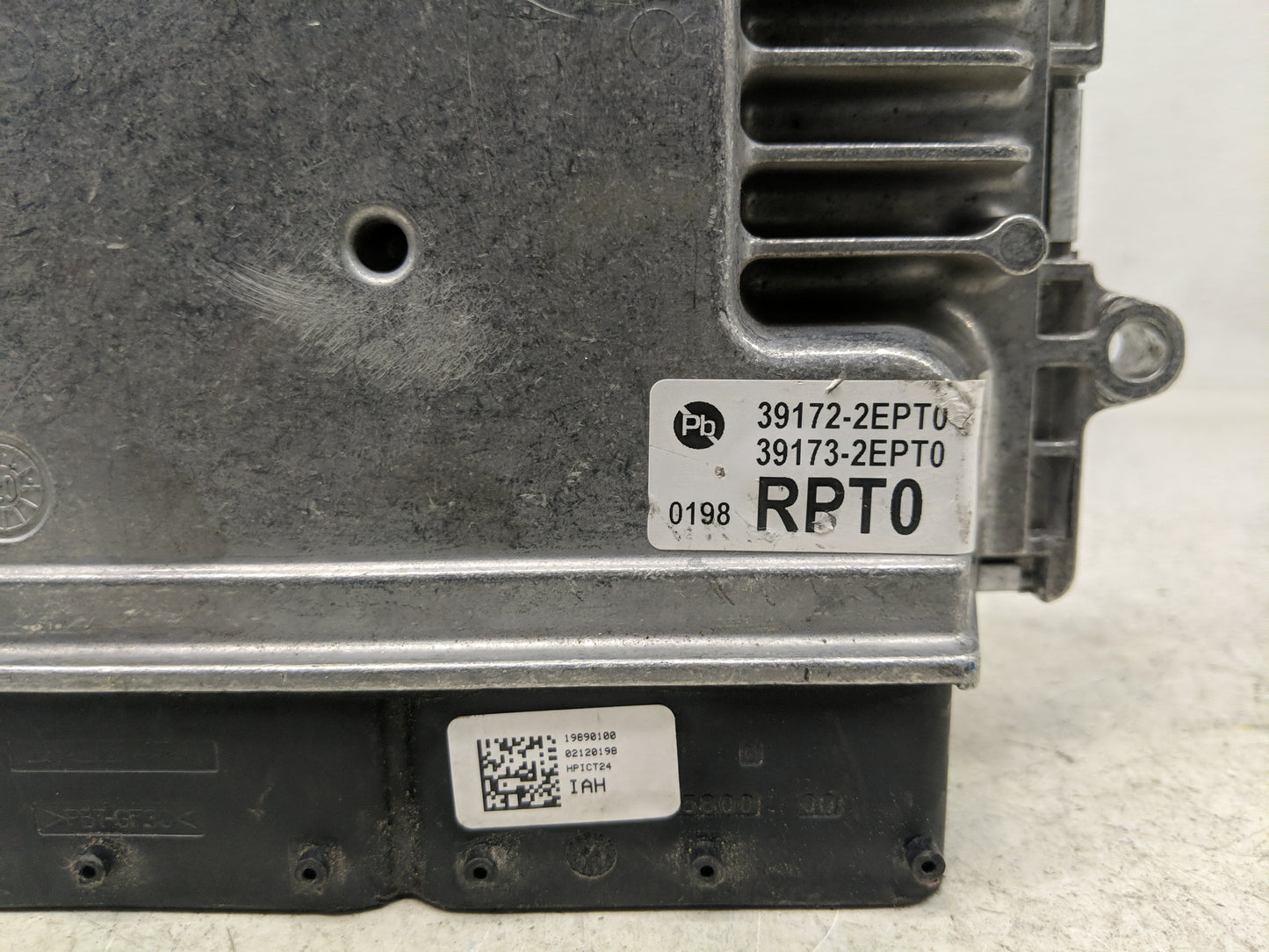 2021 Kia Seltos PCM Engine Control Computer ECU ECM PCU OEM P/N:39173-2EPT0 39172-2EPT0 Fits OEM Used Auto Parts - Oemusedau