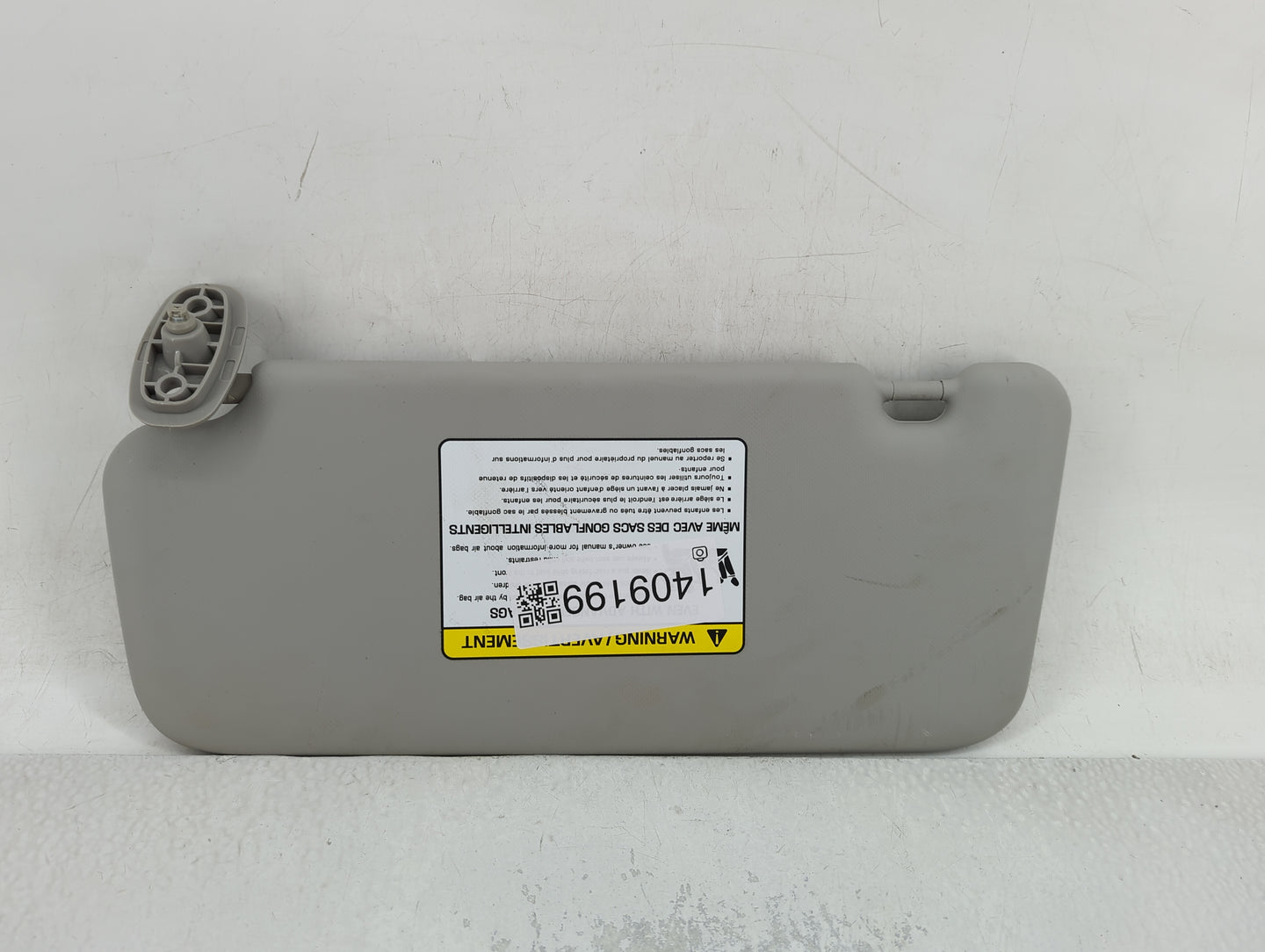 2021-2022 Kia Seltos Sun Visor Shade Replacement Passenger Right Mirror Fits Fits 2021 2022 OEM Used Auto Parts - Oemusedaut