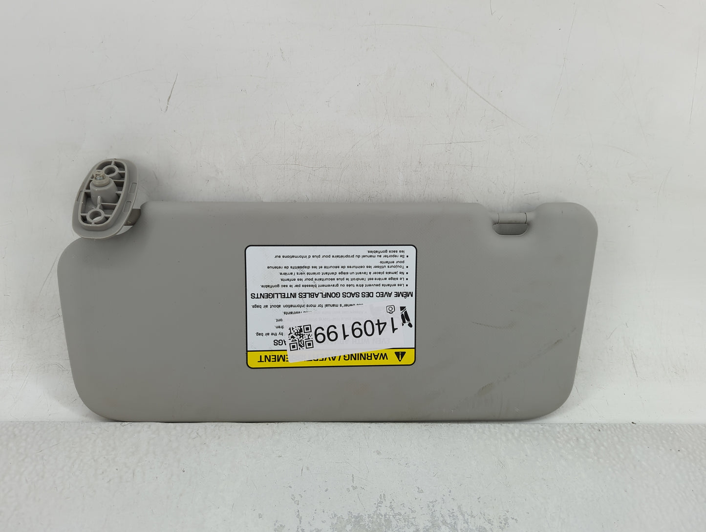 2021-2022 Kia Seltos Sun Visor Shade Replacement Passenger Right Mirror Fits Fits 2021 2022 OEM Used Auto Parts - Oemusedaut