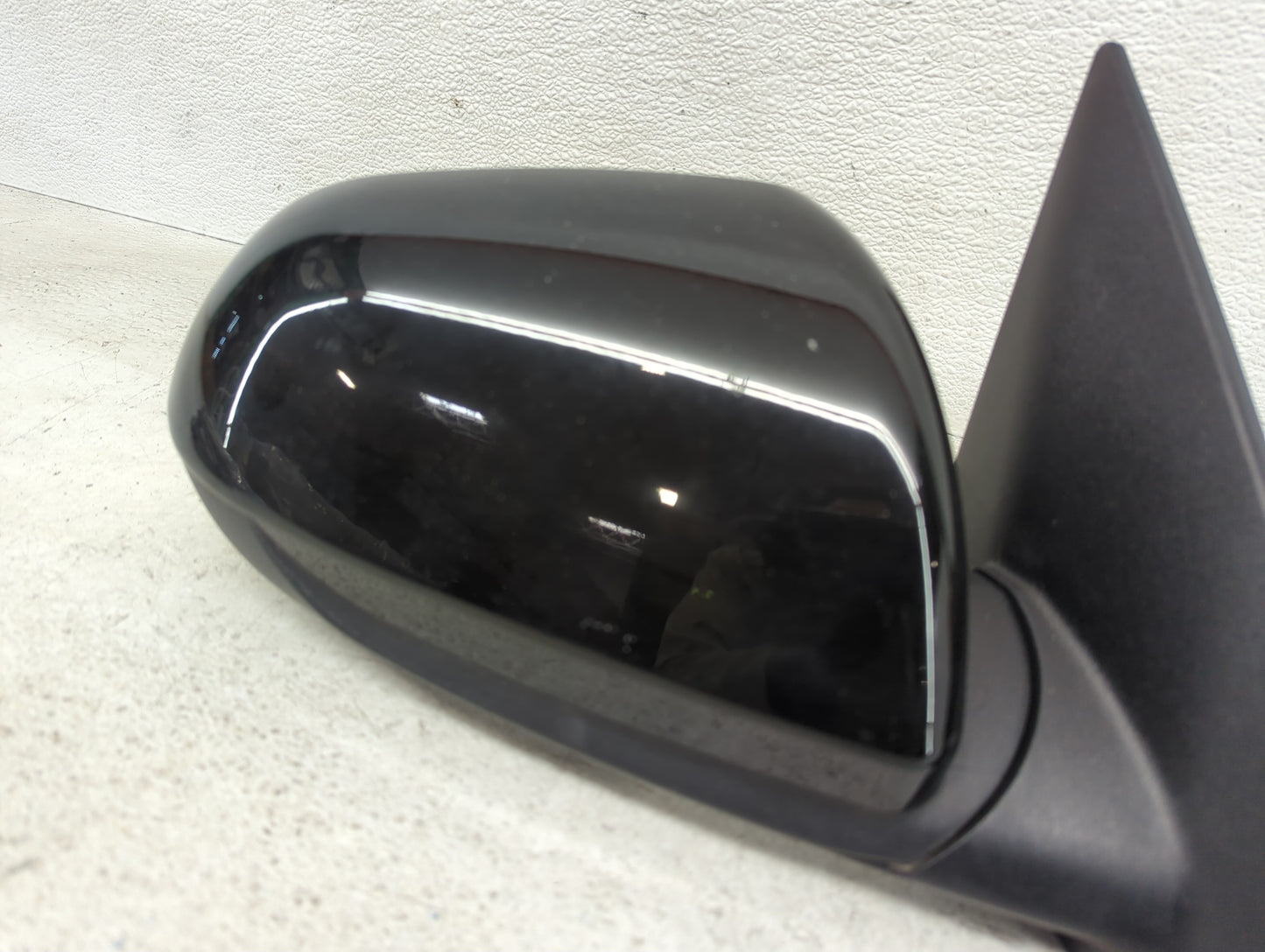 2021-2022 Kia Seltos Passenger Right Side View Manual Door Mirror Black - Oemusedautoparts1.com