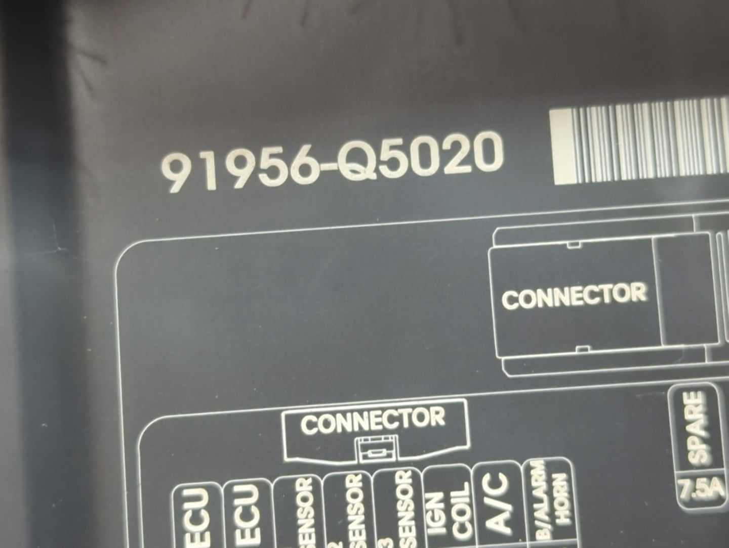 2021-2022 Kia Seltos Fusebox Fuse Box Panel Relay Module P/N:91956-Q5020 Fits Fits 2021 2022 OEM Used Auto Parts - Oemusedau
