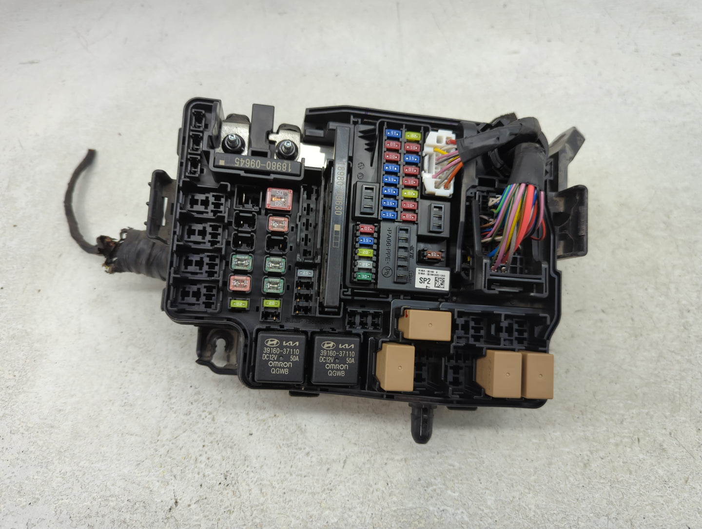 2021-2022 Kia Seltos Fusebox Fuse Box Panel Relay Module Fits Fits 2021 2022 OEM Used Auto Parts - Oemusedautoparts1.com