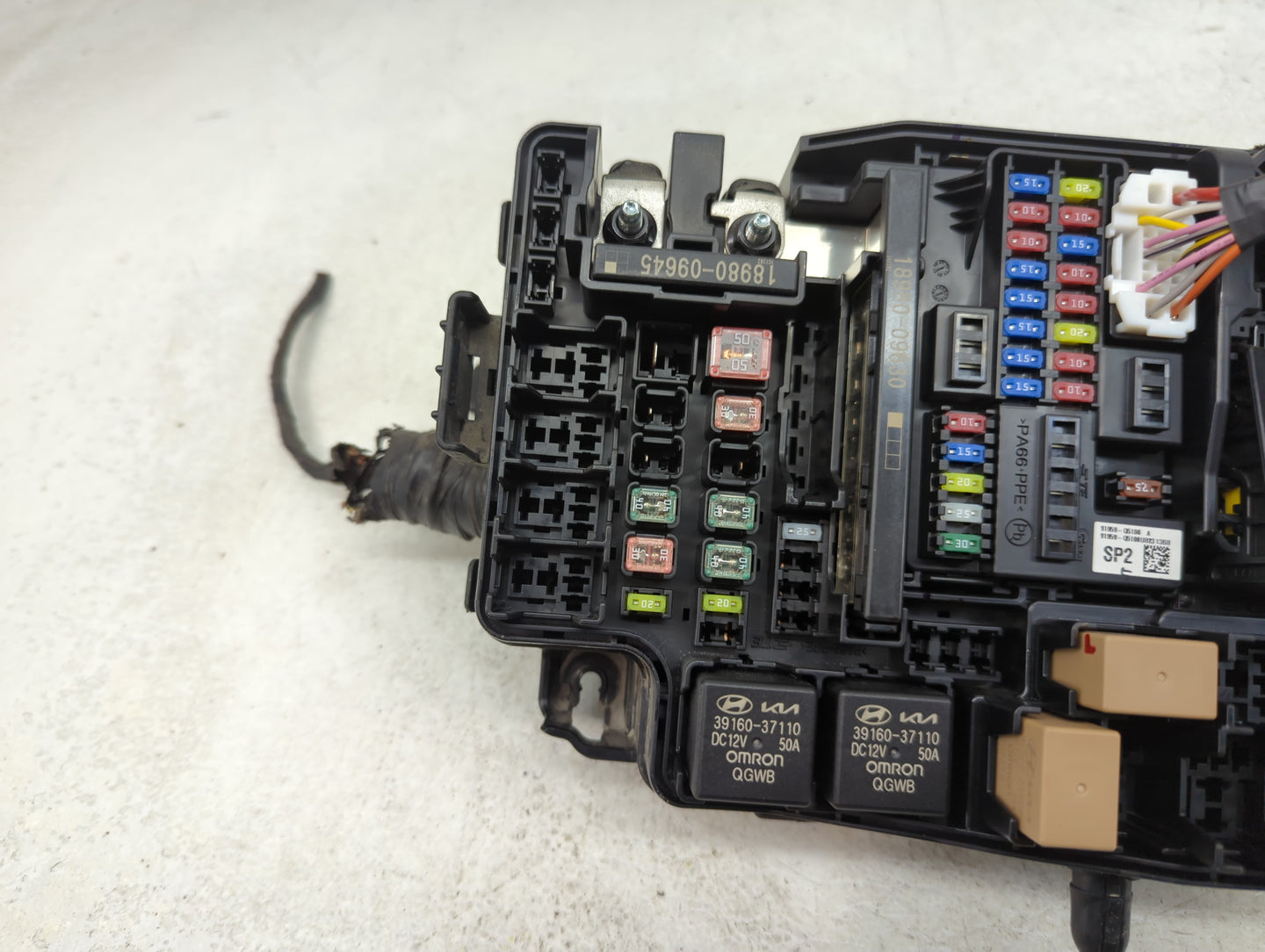 2021-2022 Kia Seltos Fusebox Fuse Box Panel Relay Module Fits Fits 2021 2022 OEM Used Auto Parts - Oemusedautoparts1.com
