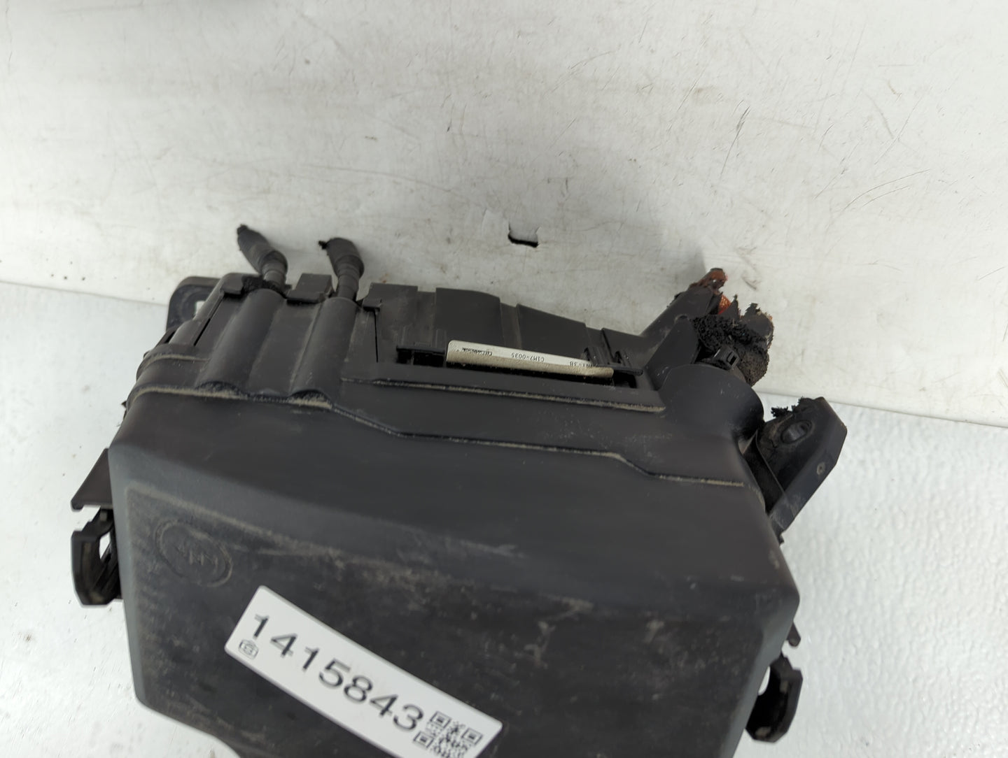 2021-2022 Kia Seltos Fusebox Fuse Box Panel Relay Module Fits Fits 2021 2022 OEM Used Auto Parts - Oemusedautoparts1.com