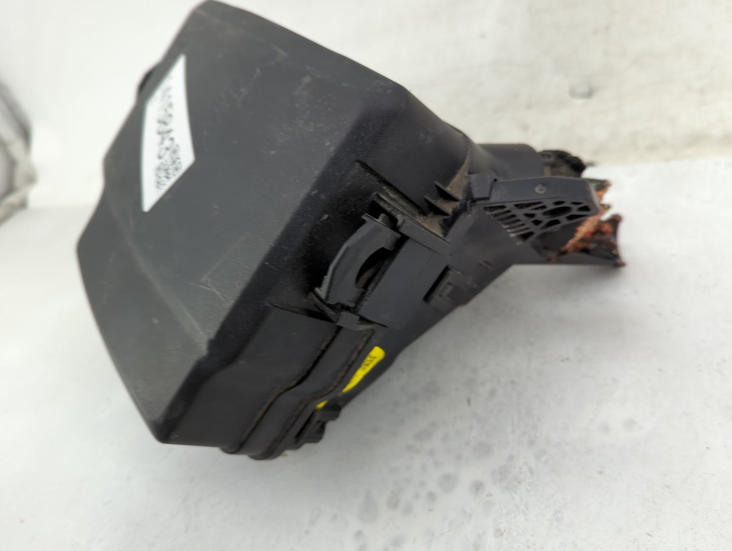 2021-2022 Kia Seltos Fusebox Fuse Box Panel Relay Module Fits Fits 2021 2022 OEM Used Auto Parts - Oemusedautoparts1.com