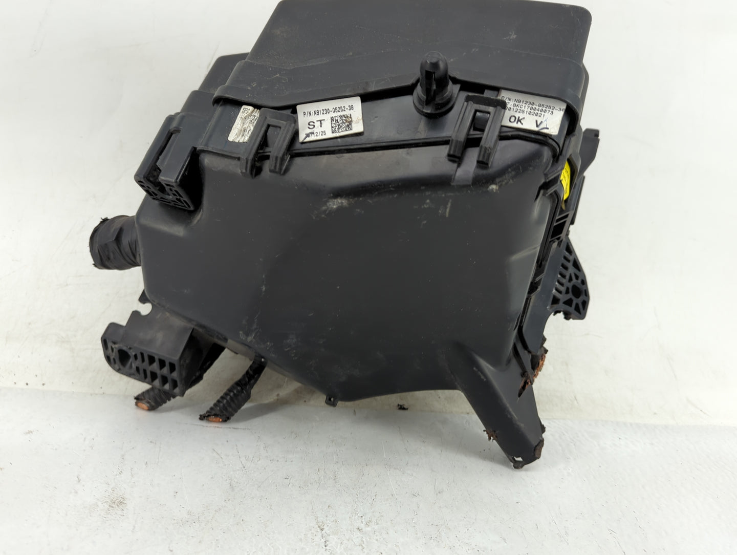 2021-2022 Kia Seltos Fusebox Fuse Box Panel Relay Module Fits Fits 2021 2022 OEM Used Auto Parts - Oemusedautoparts1.com