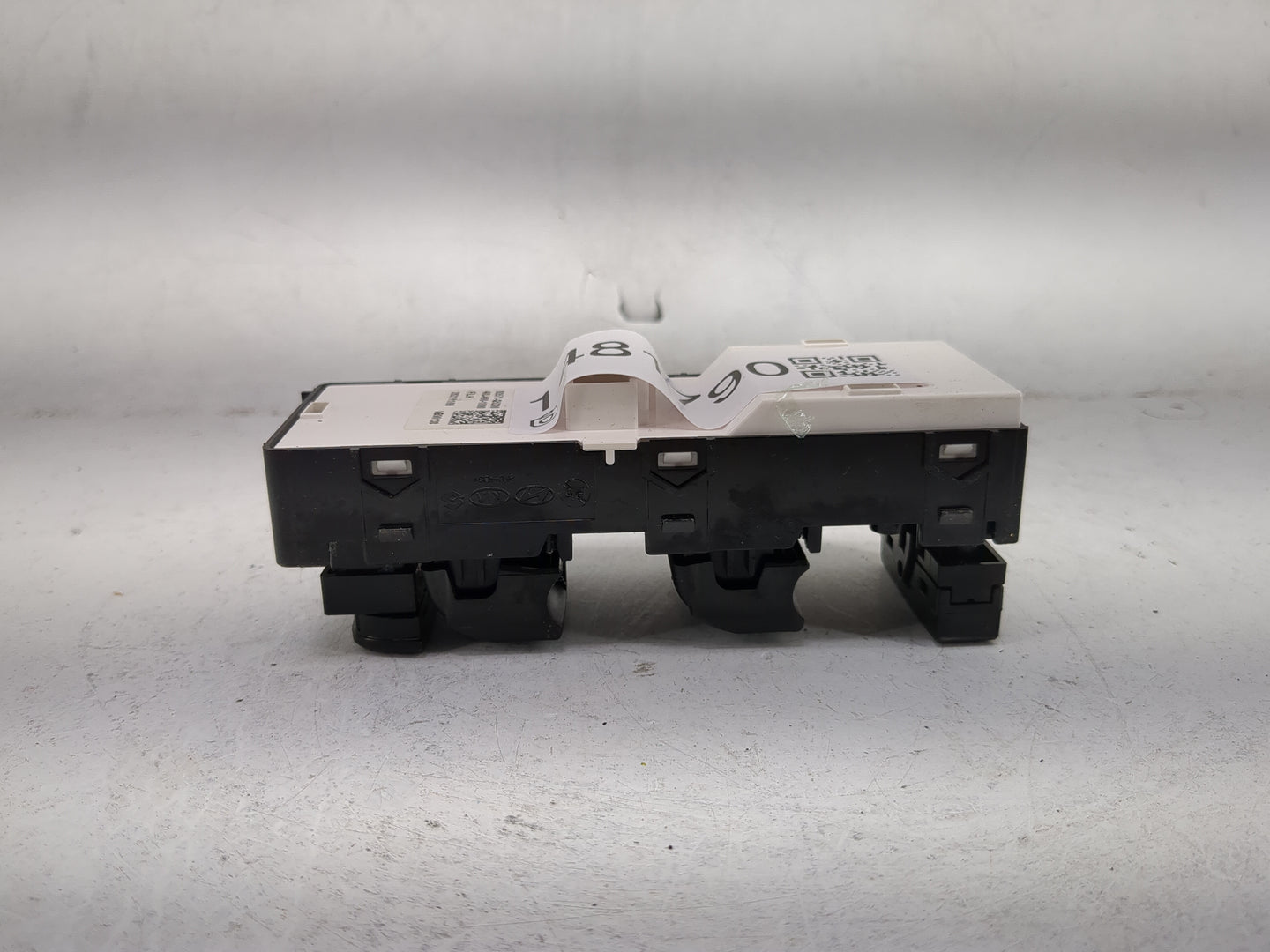2021-2022 Kia Seltos Master Power Window Switch Replacement Driver Side Left P/N:93571-Q5200 40U490-1000 Fits Fits 2021 2022